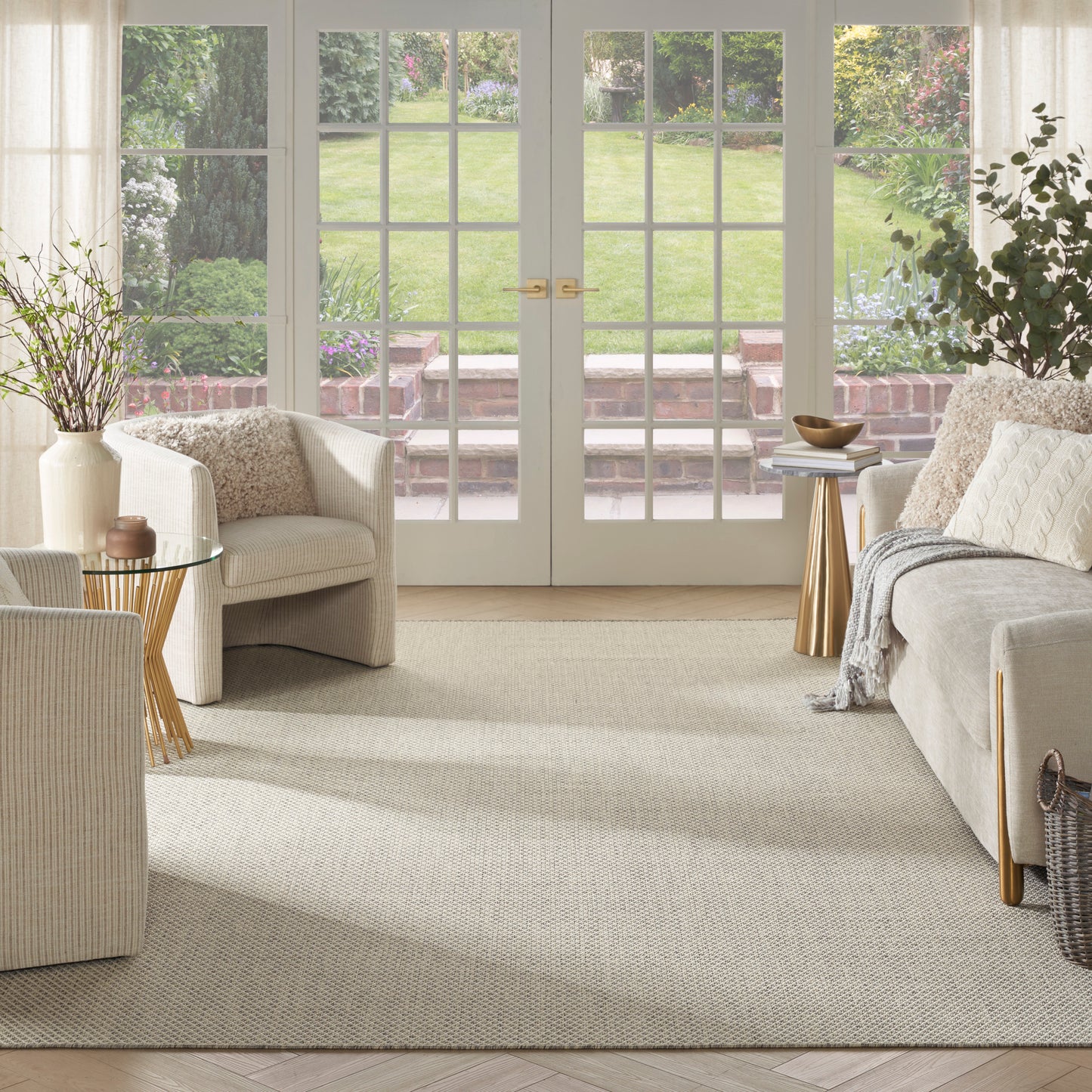 Nourison Home Courtyard  Ivory Silver  Contemporary