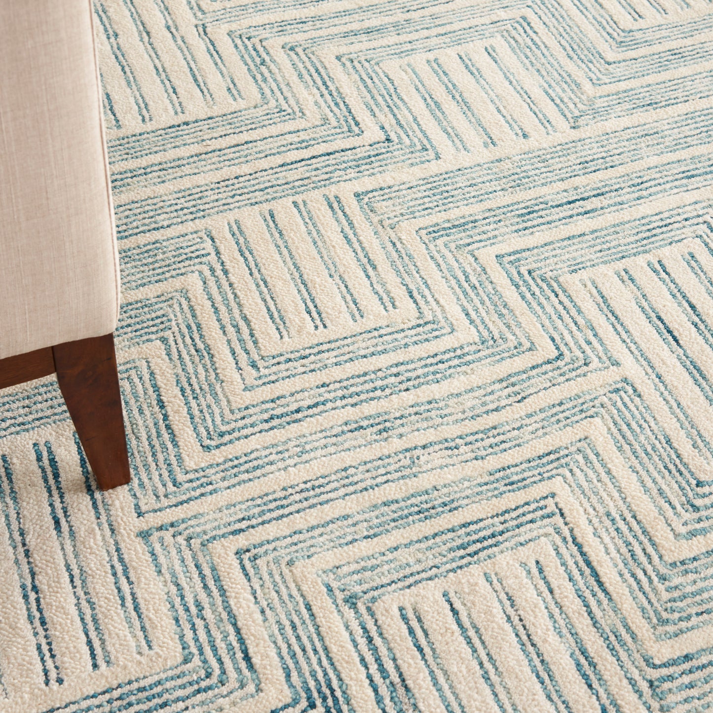 Nourison Home Interlock  Ivory Turquoise  Contemporary