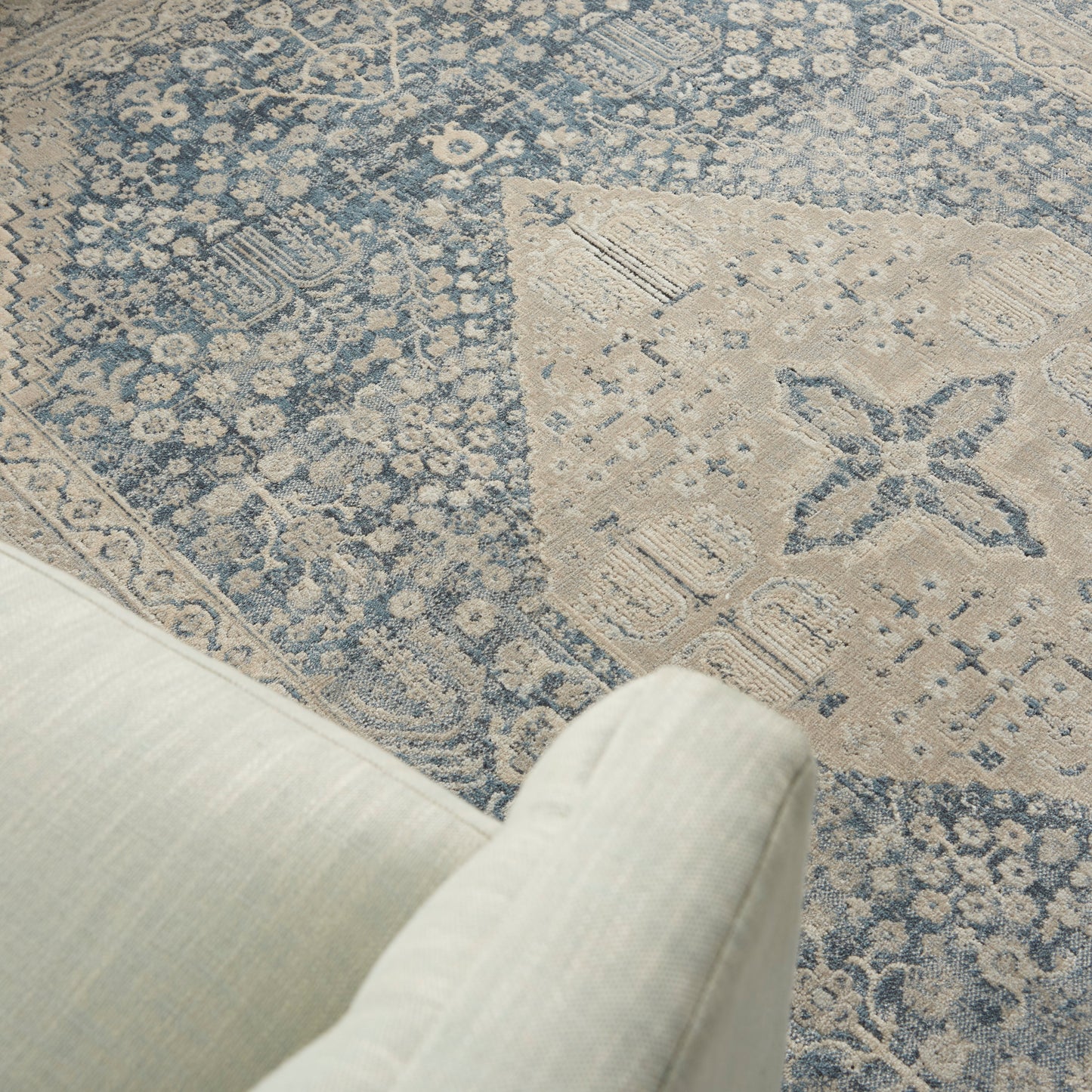 Nourison Home Malta  Blue  Traditional