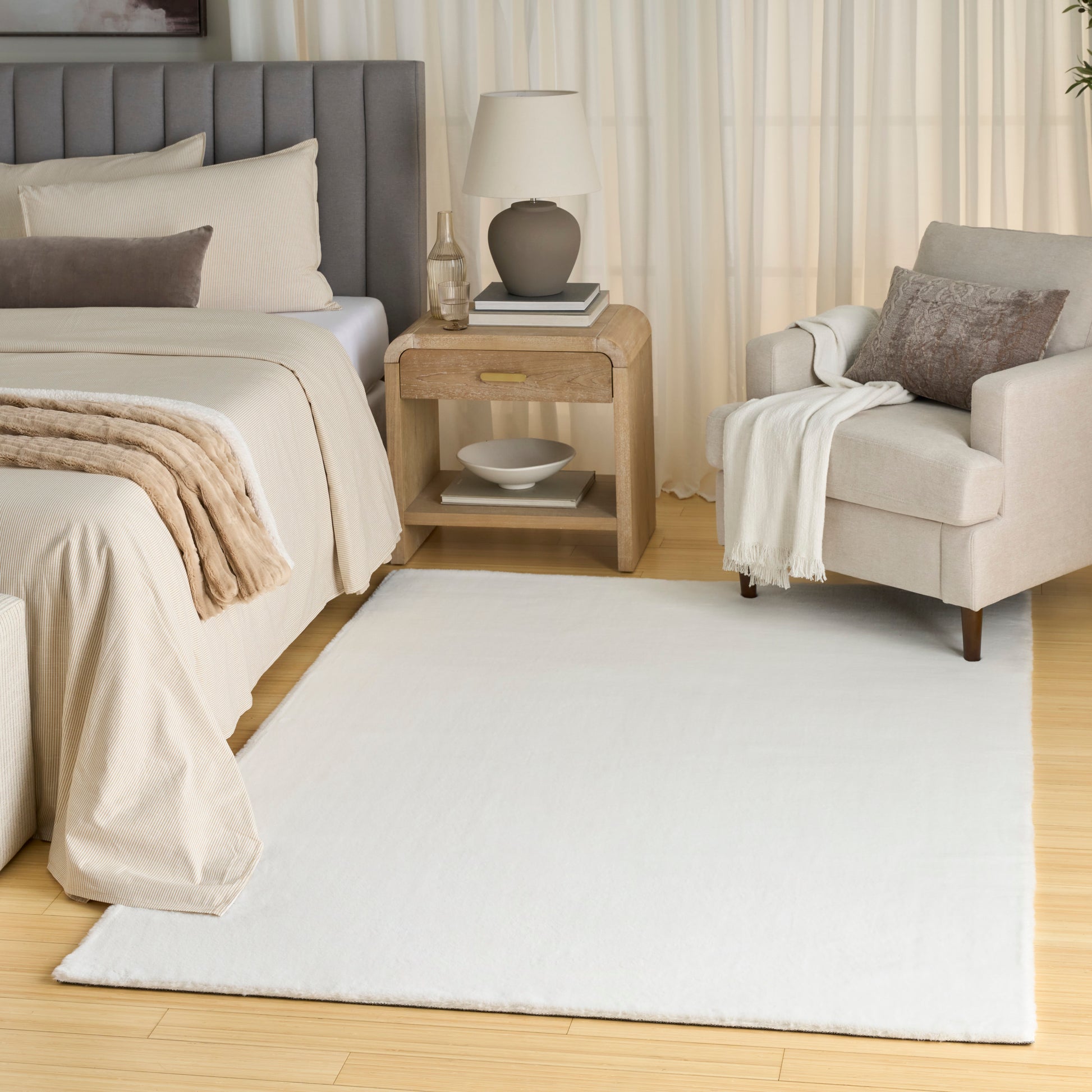 Nourison Home Soft Plush Rabbit Fur  White  Contemporary