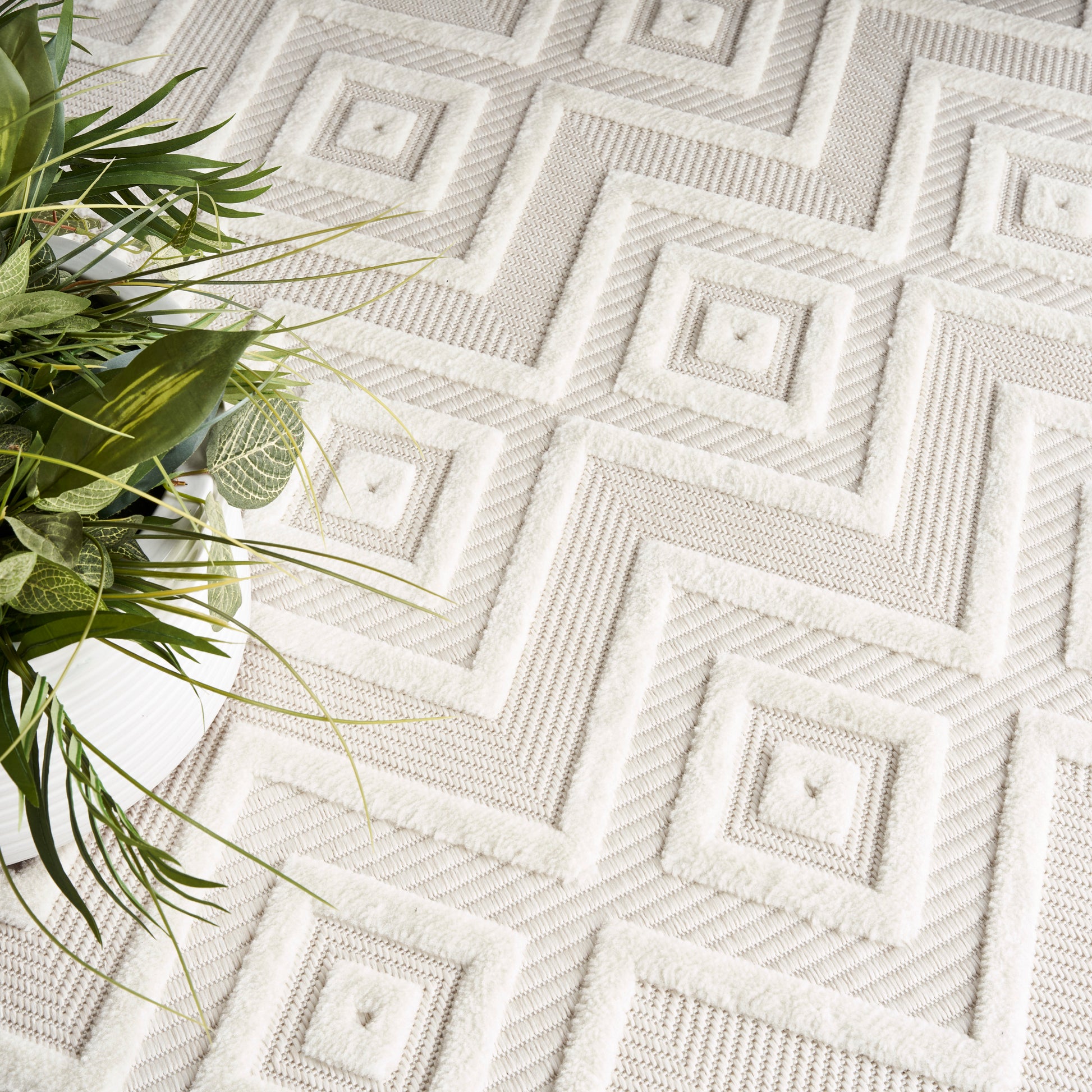 Nourison Home Versatile  Ivory White  Contemporary