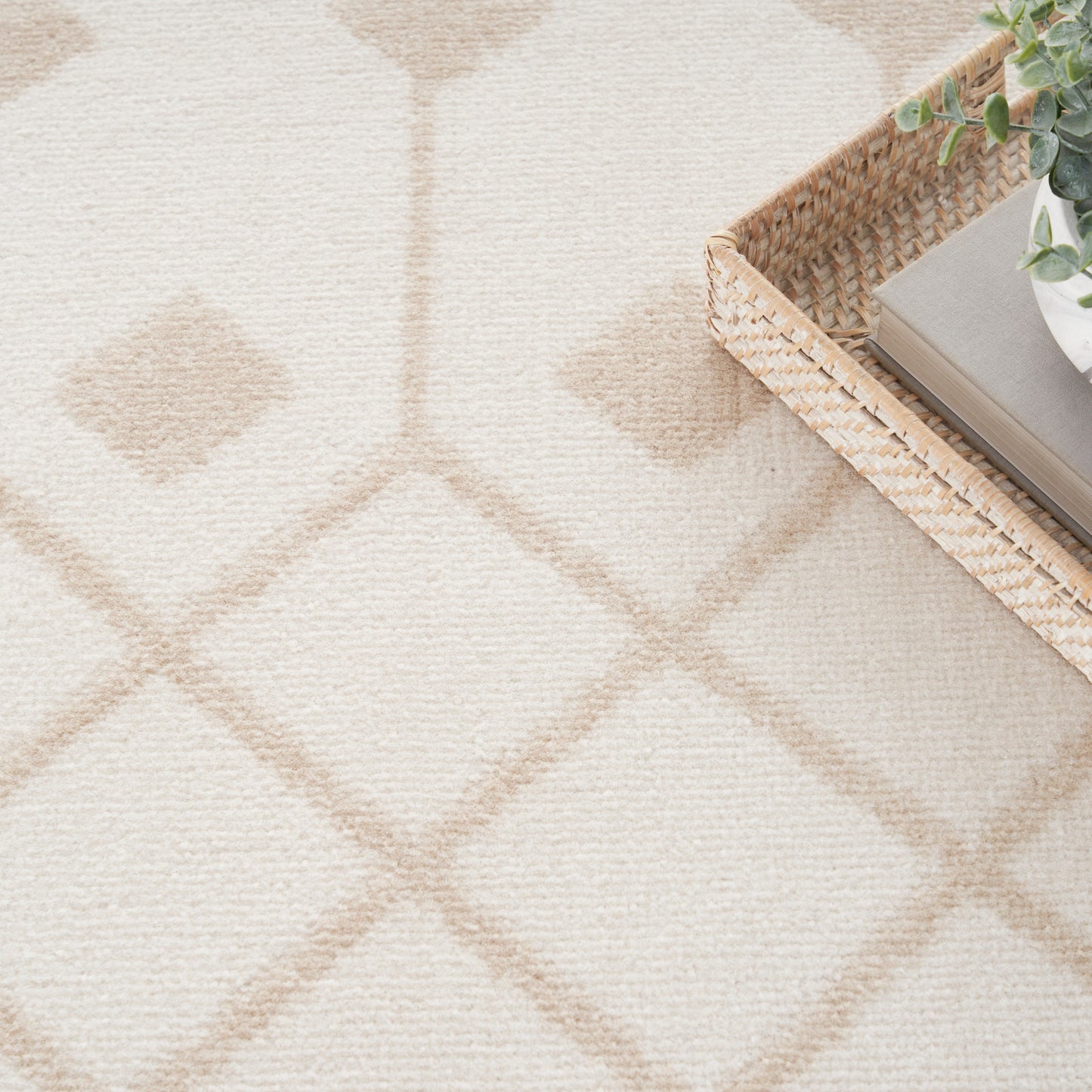 Nourison Home Grafix  Ivory Beige  Transitional