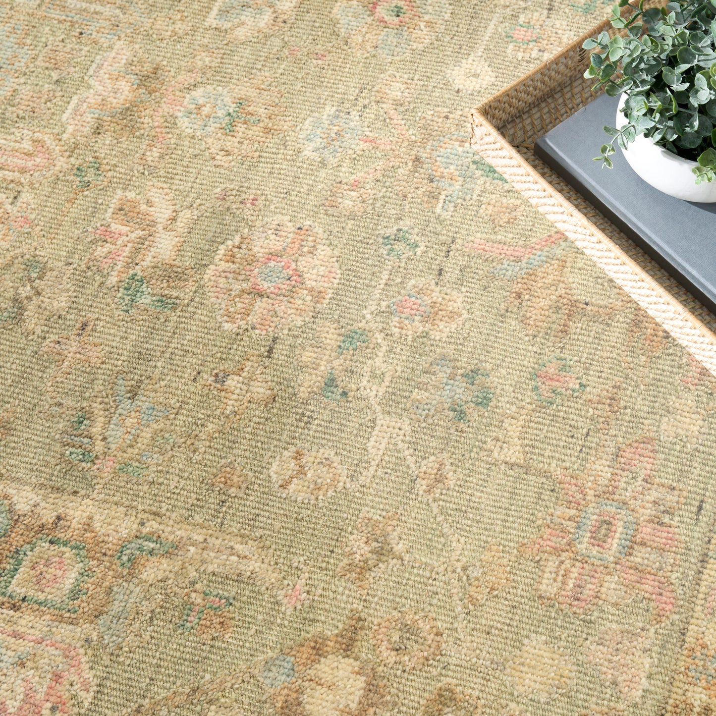Nourison Home Heritage Vine  Green  Traditional