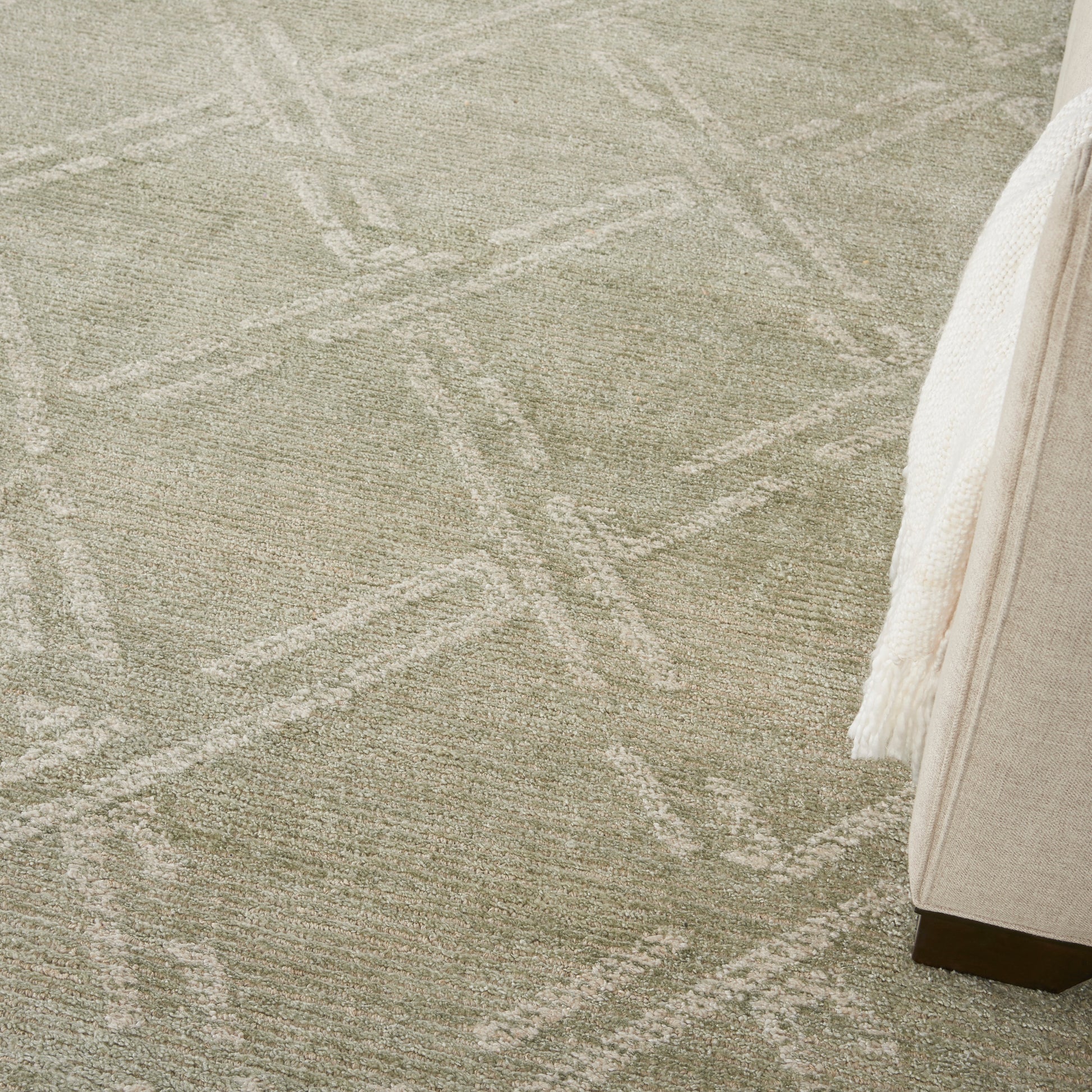 Nourison Home Venosa  Green Ivory  Contemporary