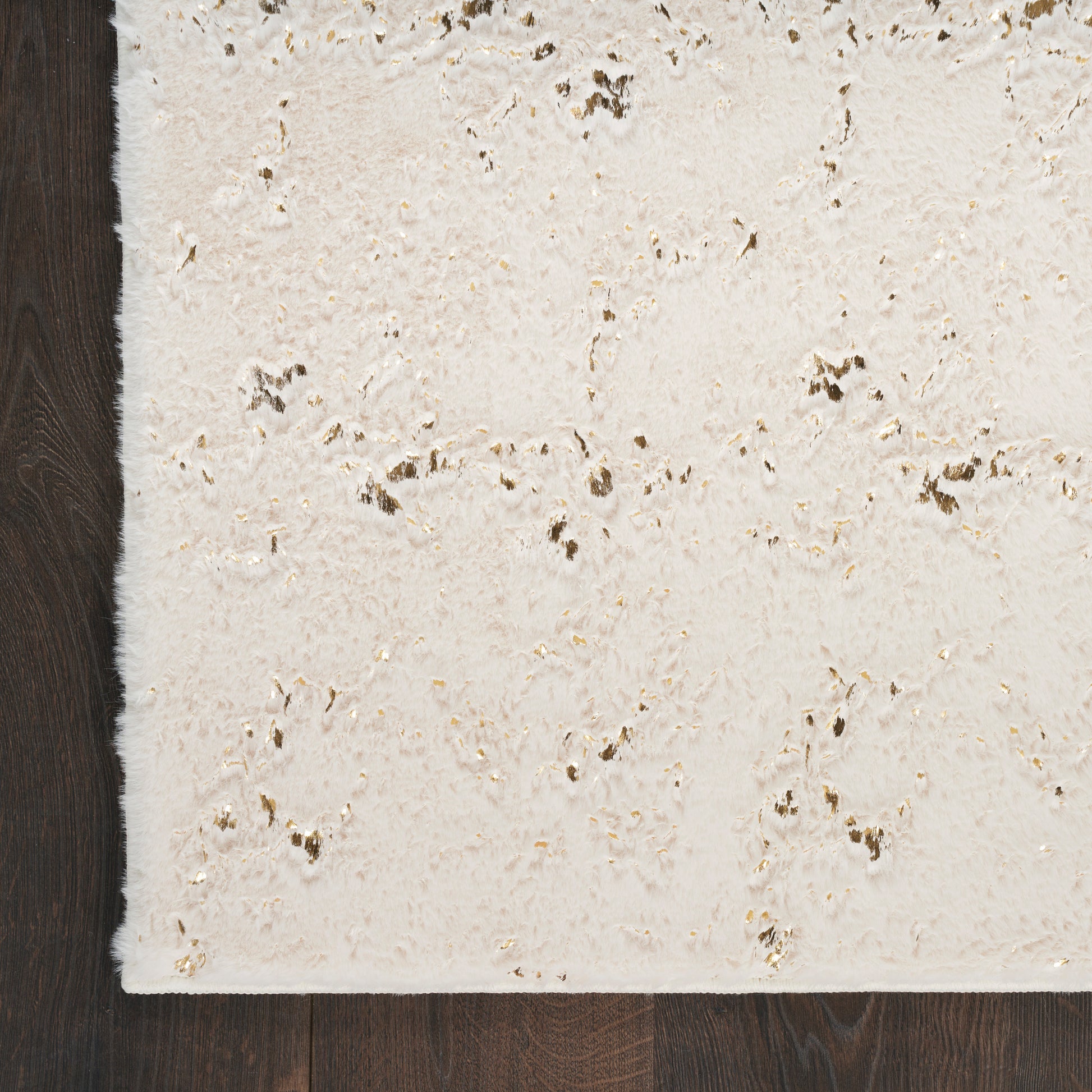 Nourison Home Cozy Shimmer  Ivory Gold  Contemporary