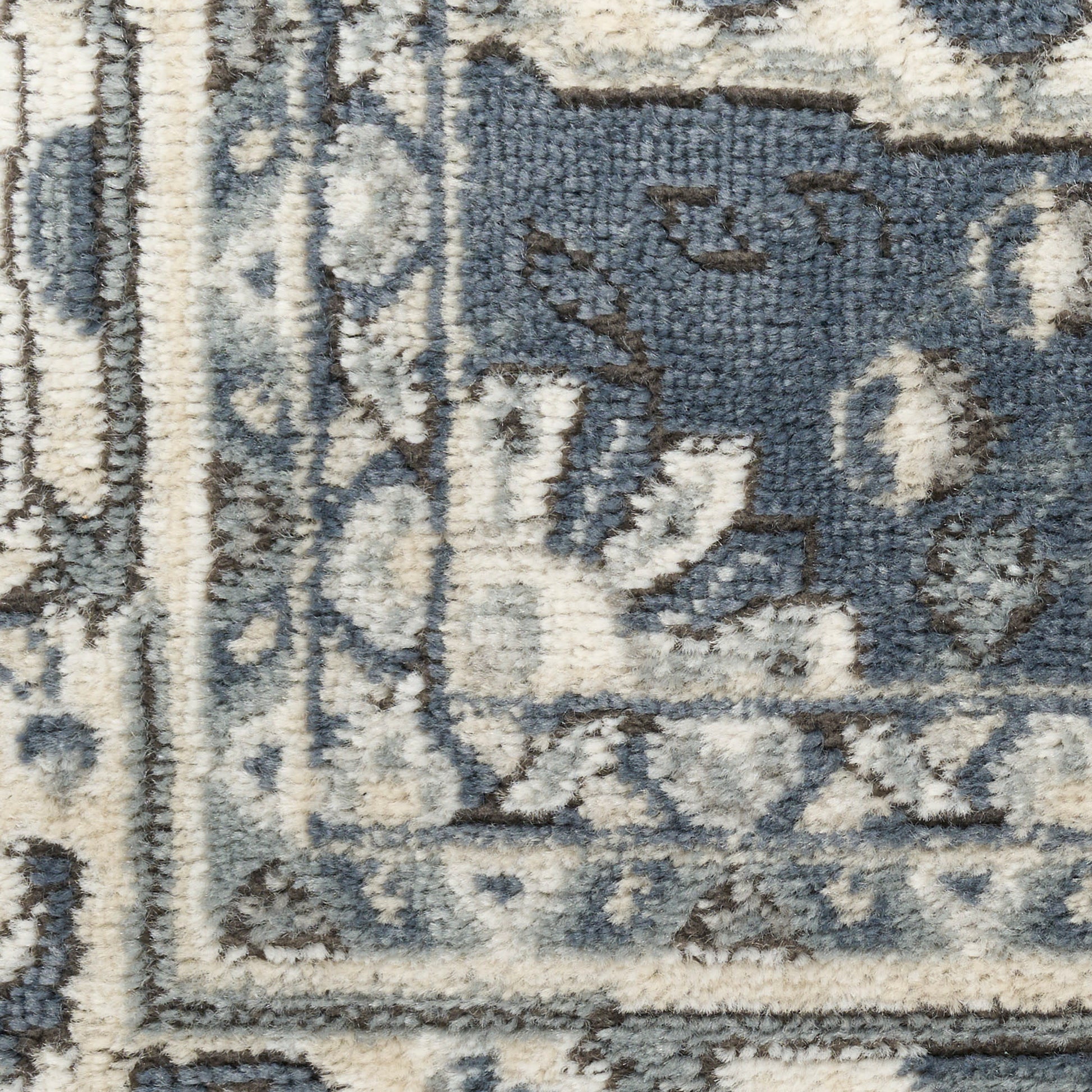 Nourison Home Quarry  Navy Ivory  Traditional