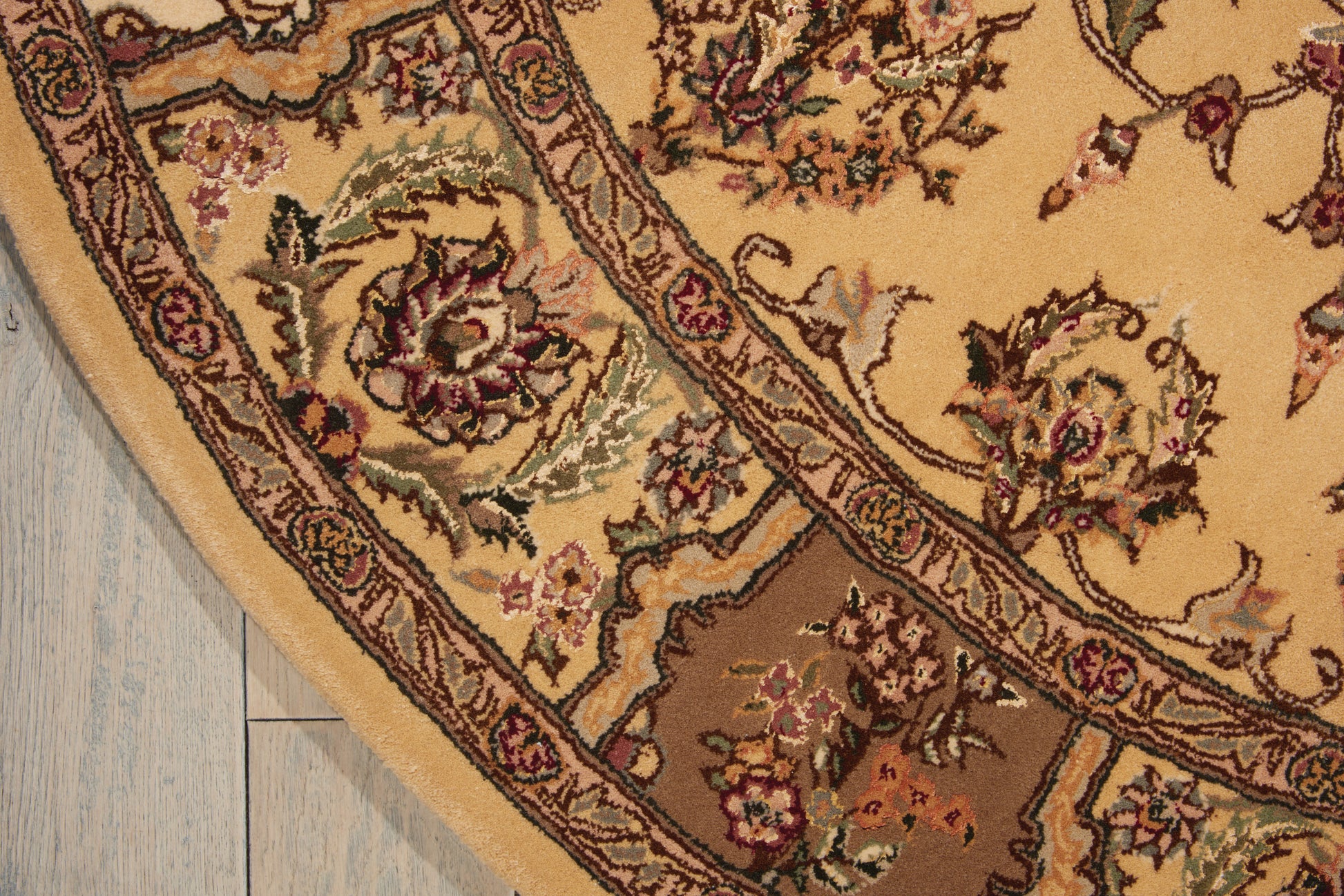 Nourison Home Nourison 2000  Beige  Traditional