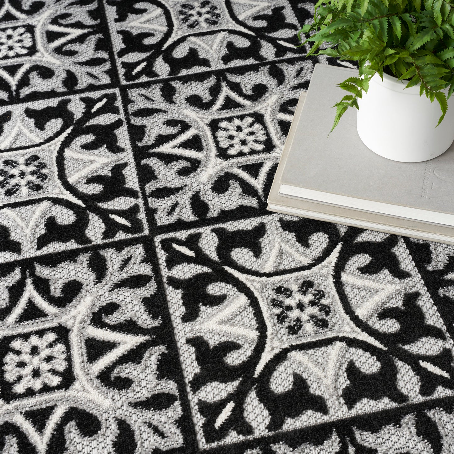 Nourison Home Aloha  Black White  Contemporary