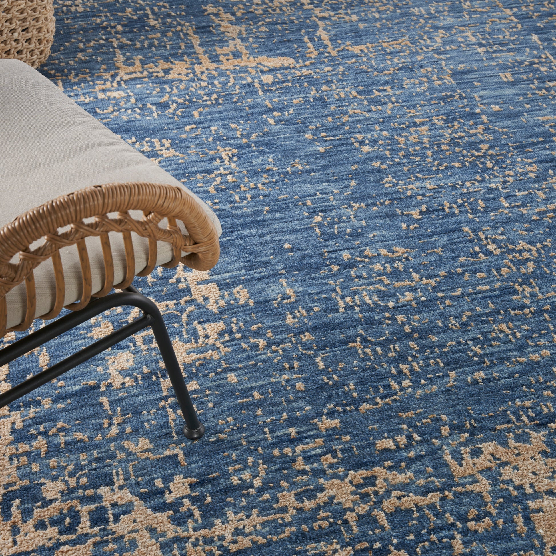 Nourison Home Luna  Dark Blue Mocha  Contemporary