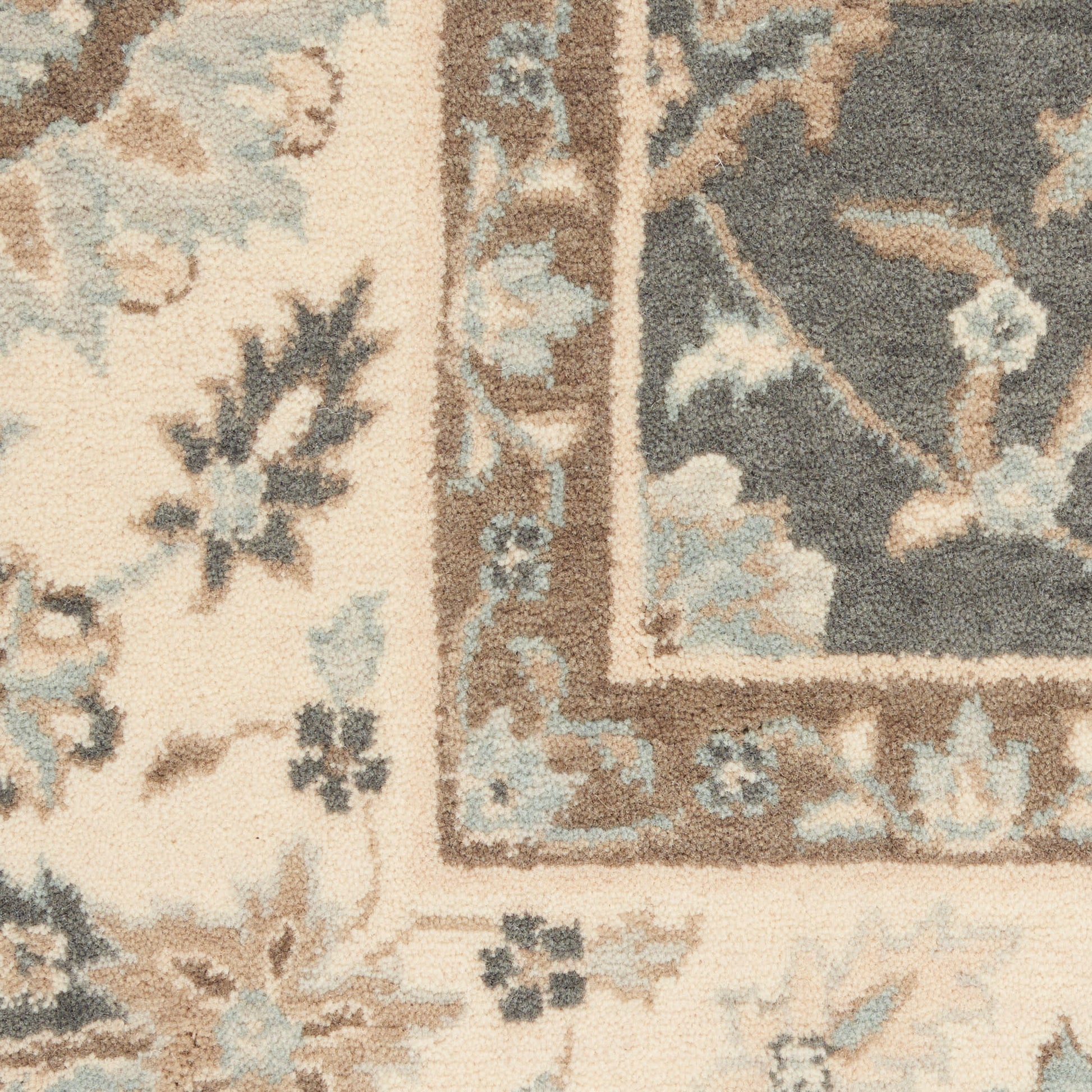 Nourison Home Living Treasures  Grey Ivory  Traditional
