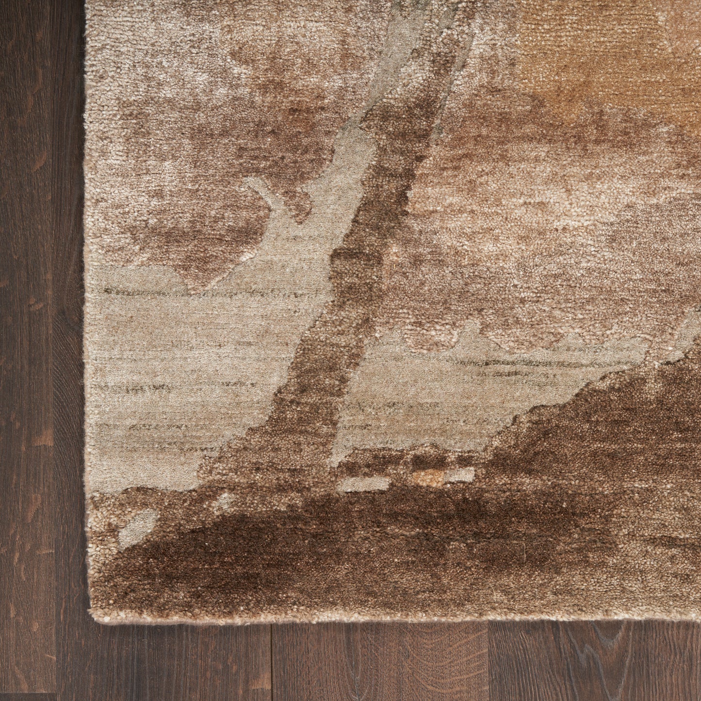 Nourison Home Silk Shadows  Beige Silver  Contemporary