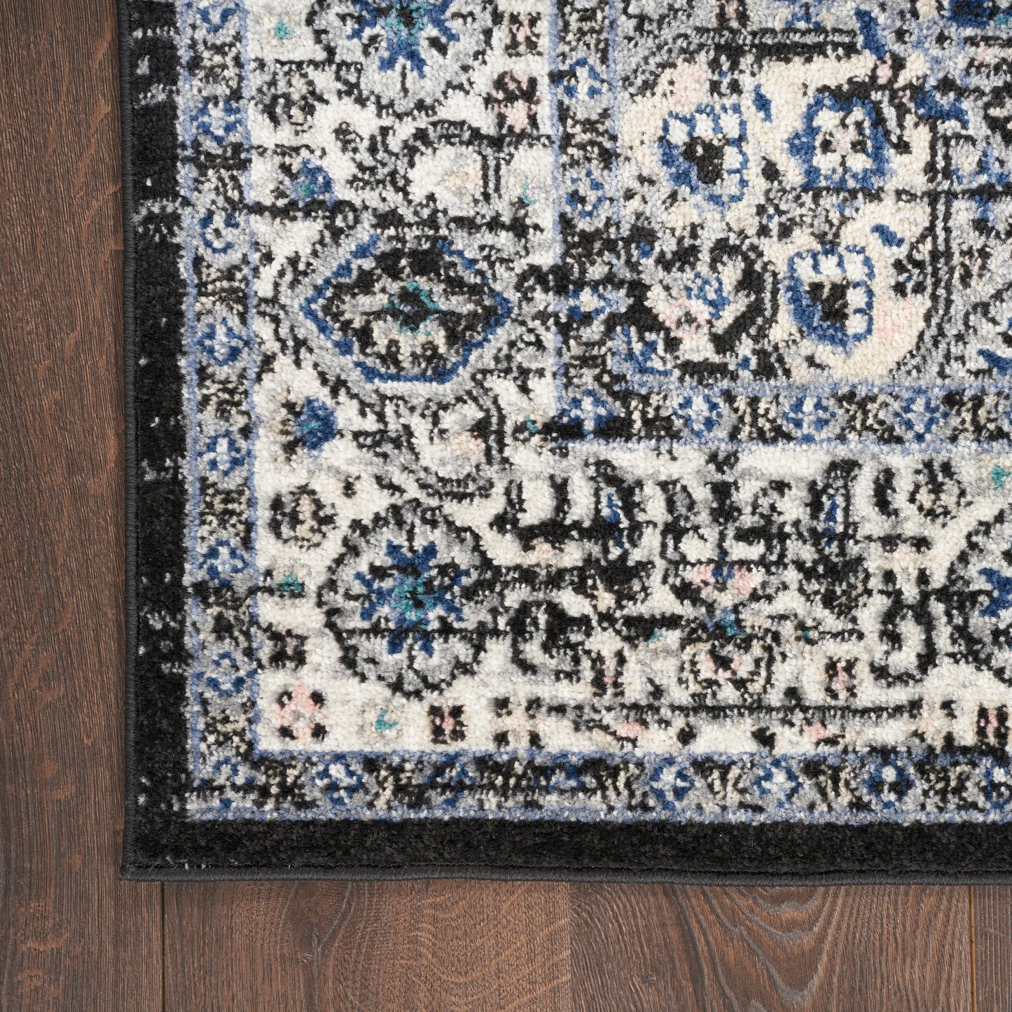 Nourison Home Passion  Black Ivory  Transitional