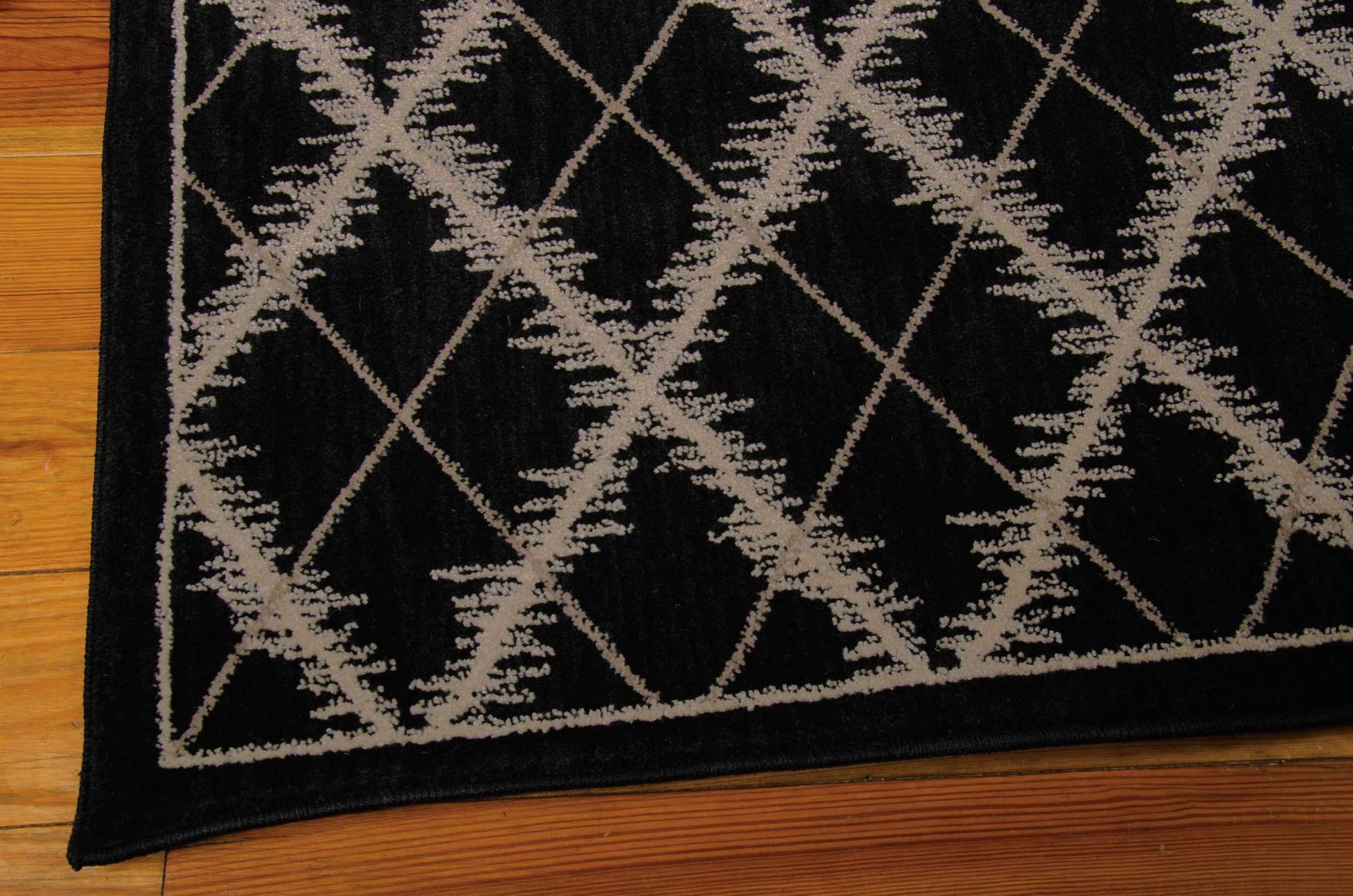 Nourison Home Tranquility  Black  Transitional