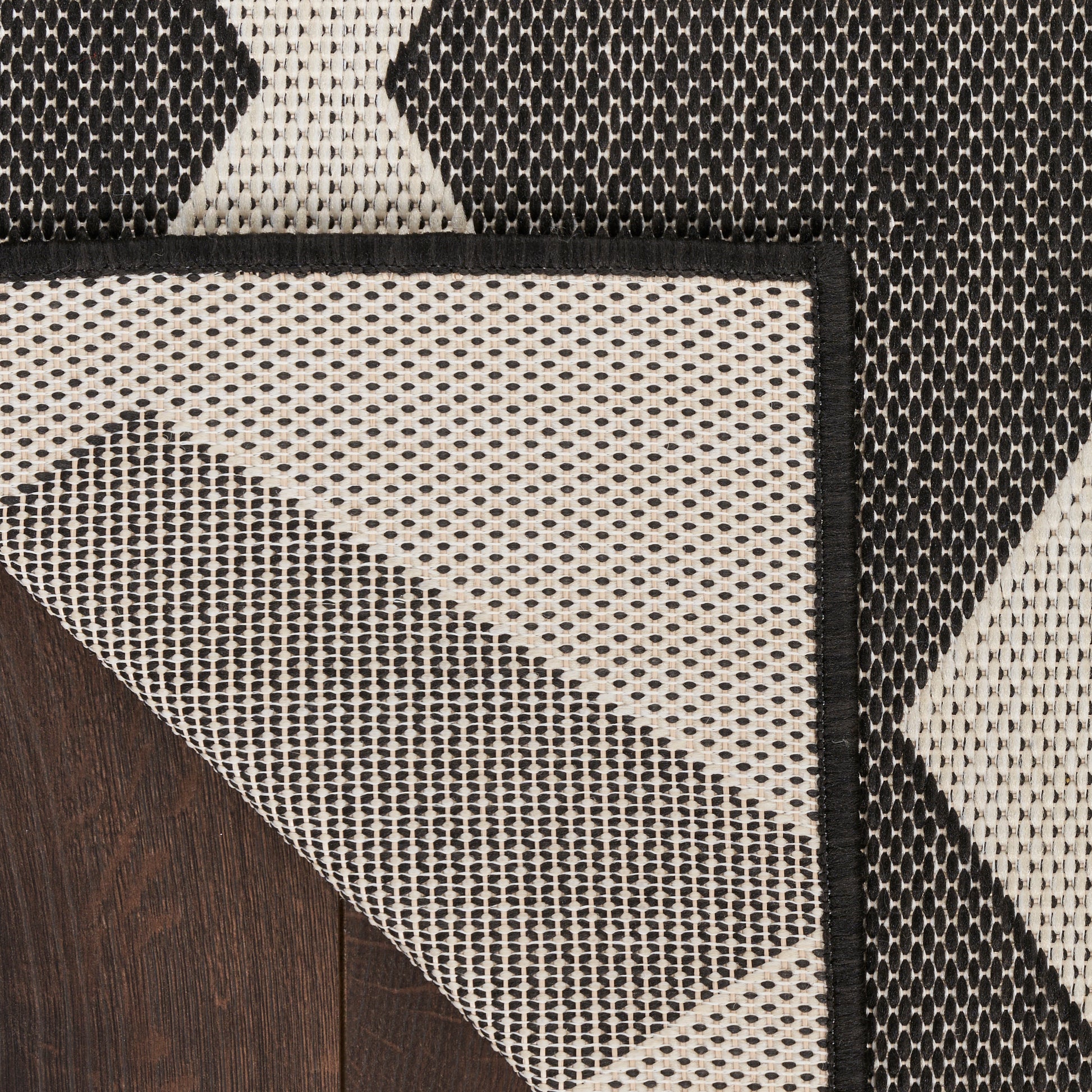Nourison Home Positano  Black  Contemporary
