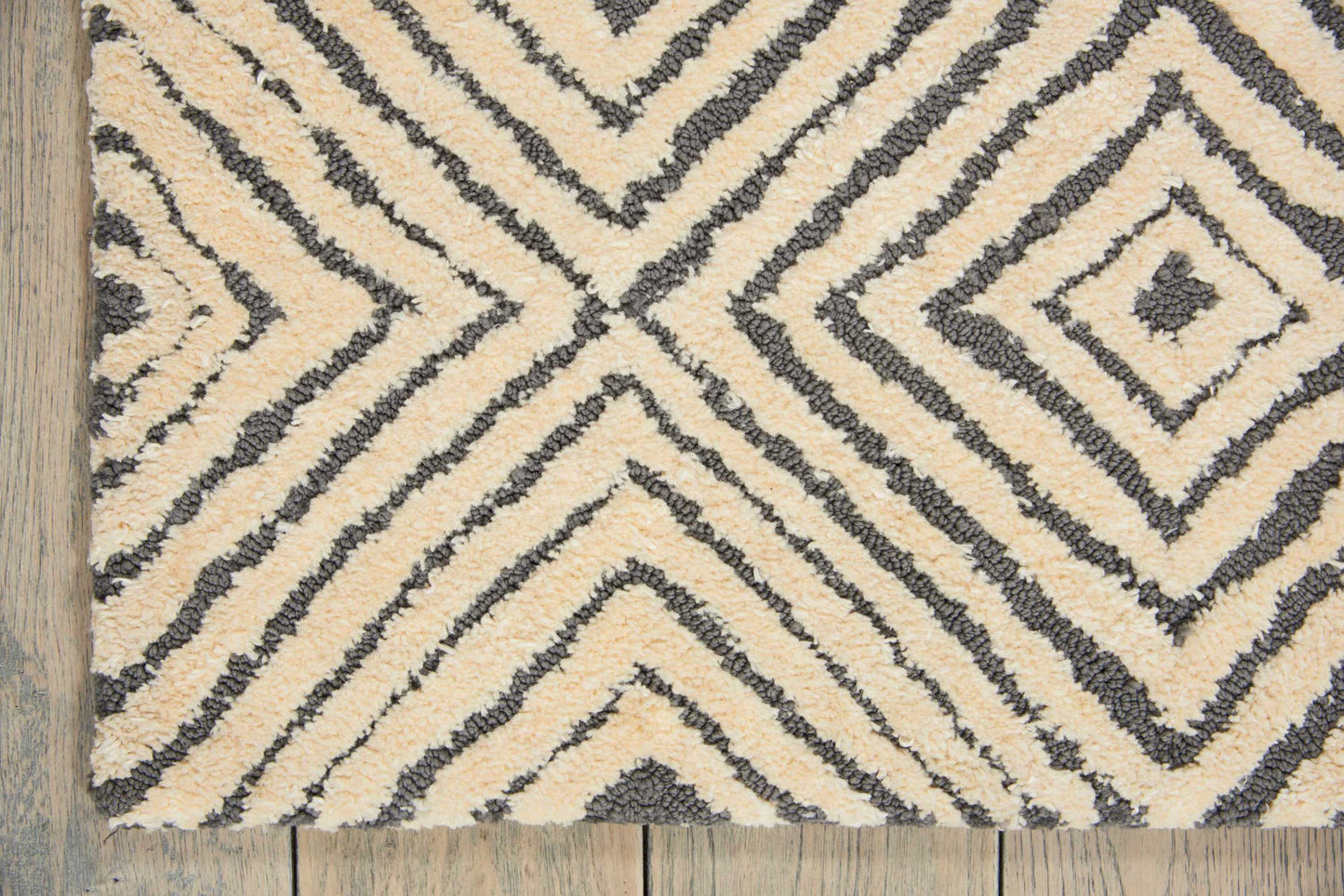 Nourison Home Deco Mod  Grey Ivory  Transitional