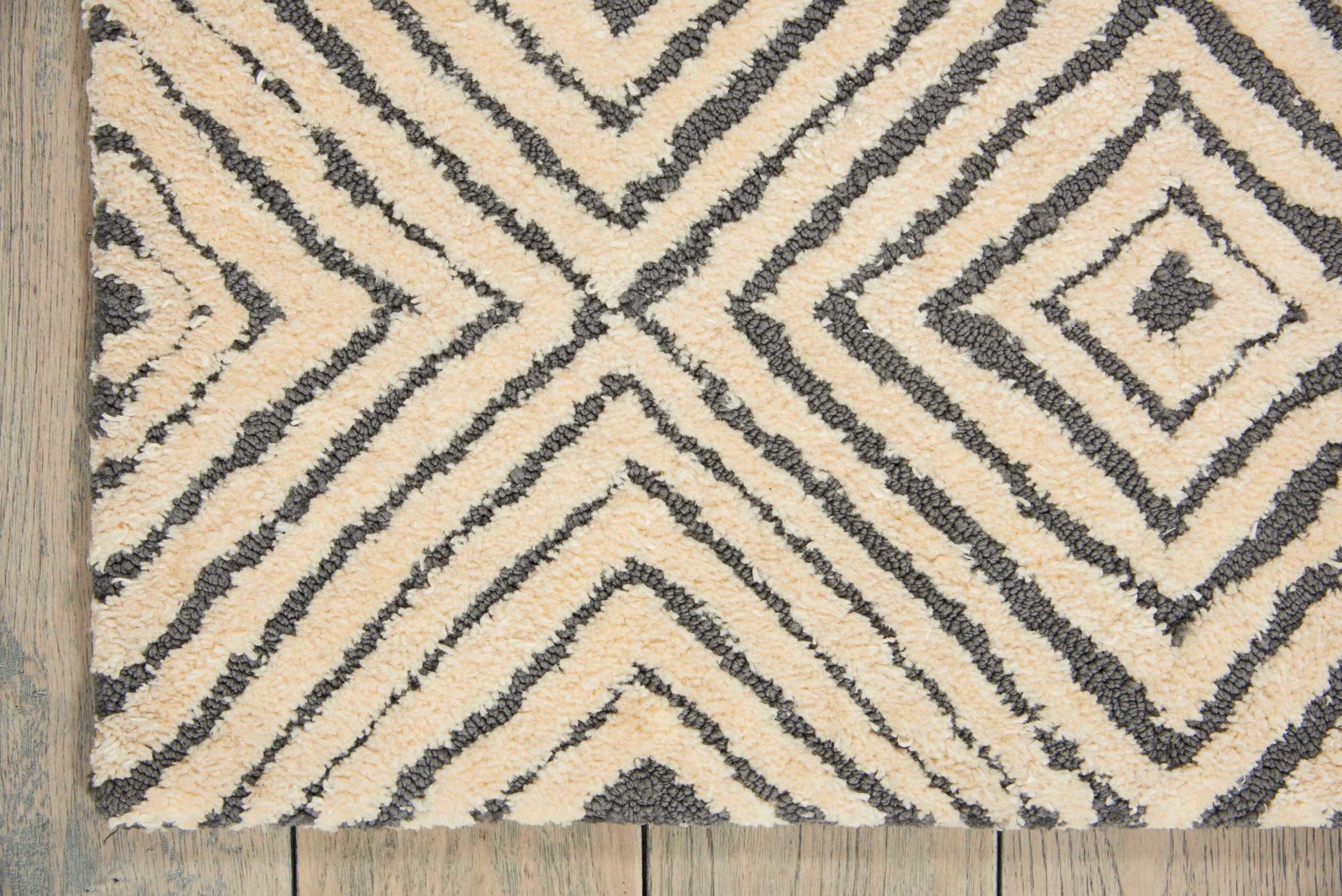 Nourison Home Deco Mod  Grey Ivory  Transitional