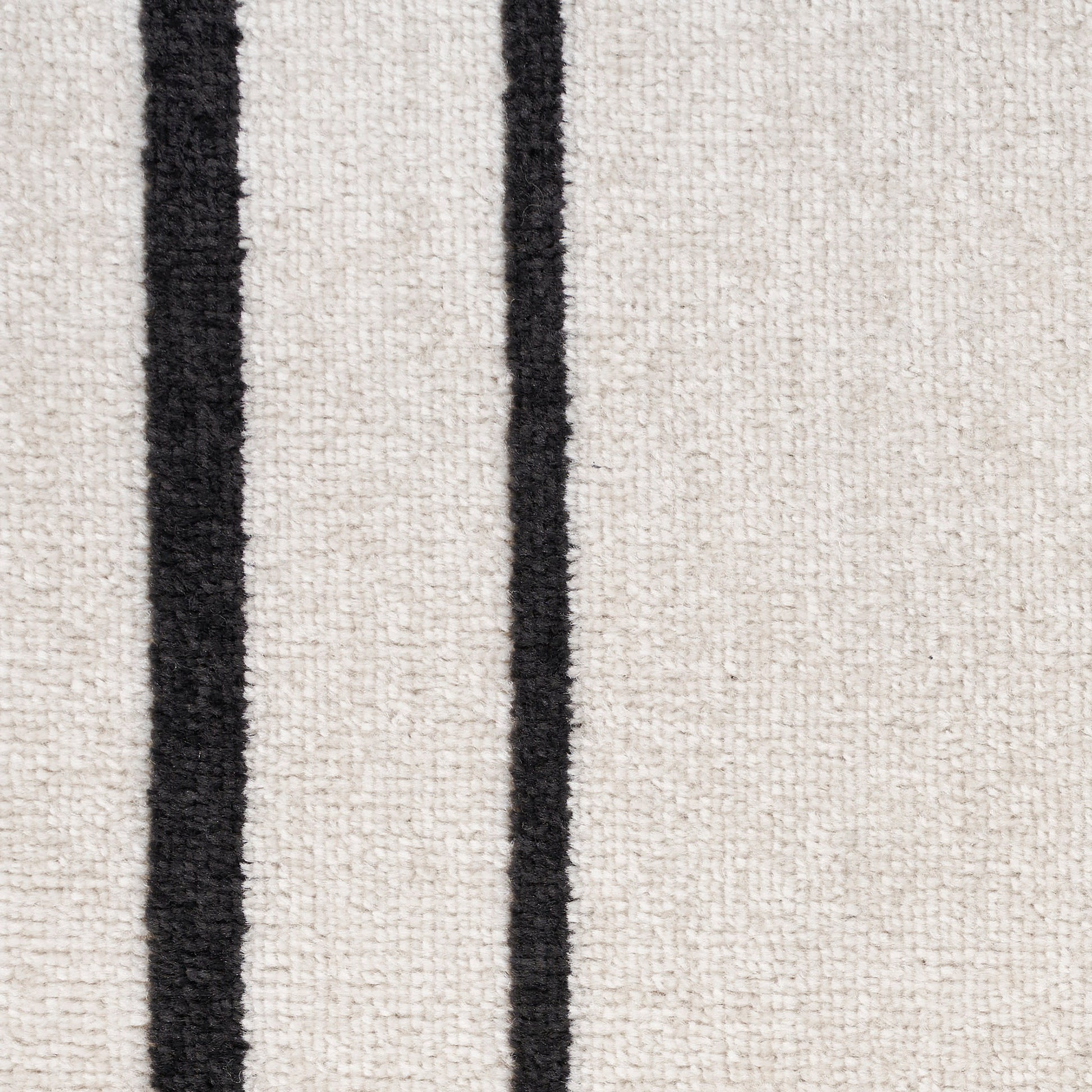 Nourison Home Nourison Essentials  Ivory Black  Contemporary
