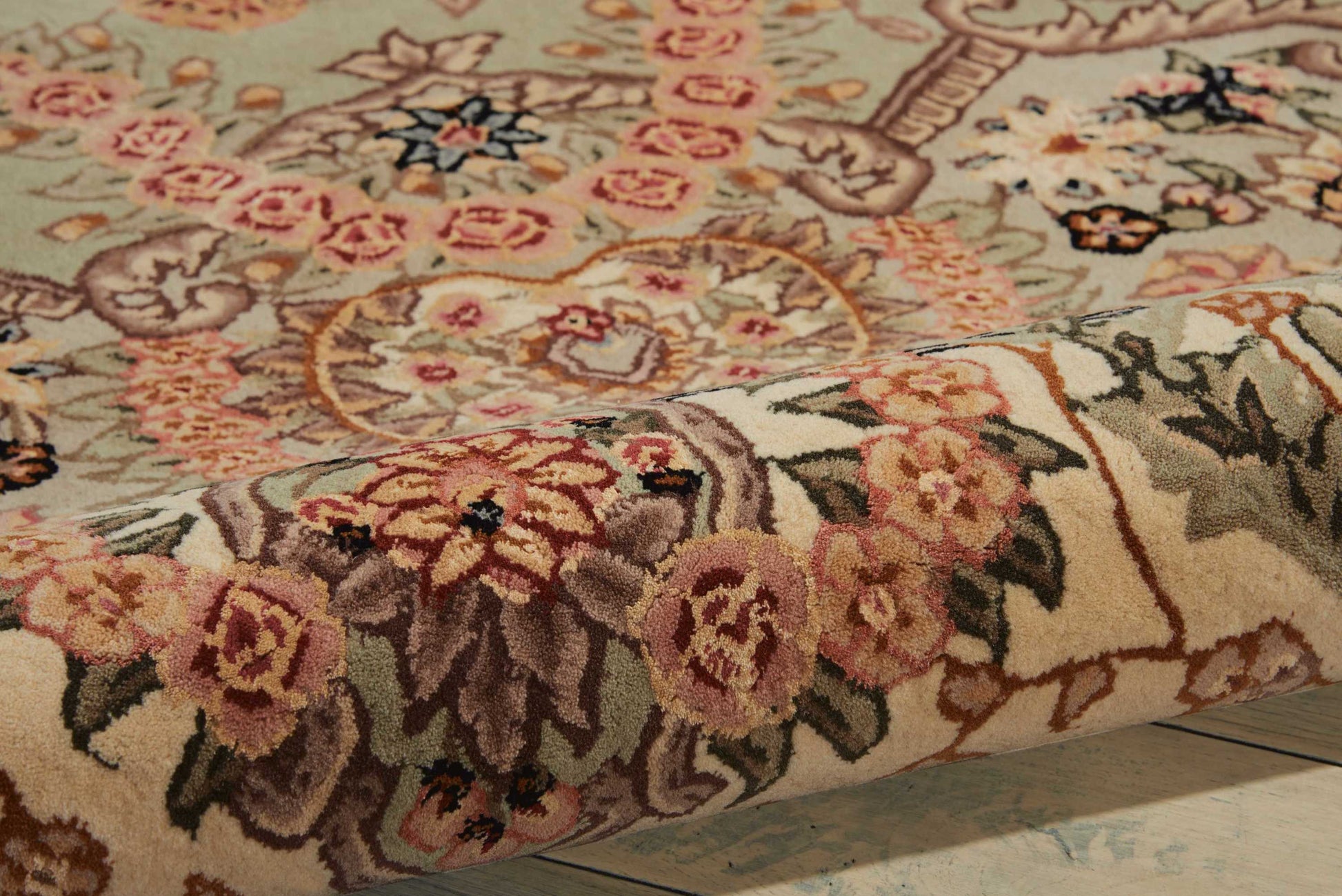 Nourison Home Nourison 2000  Light Green  Traditional