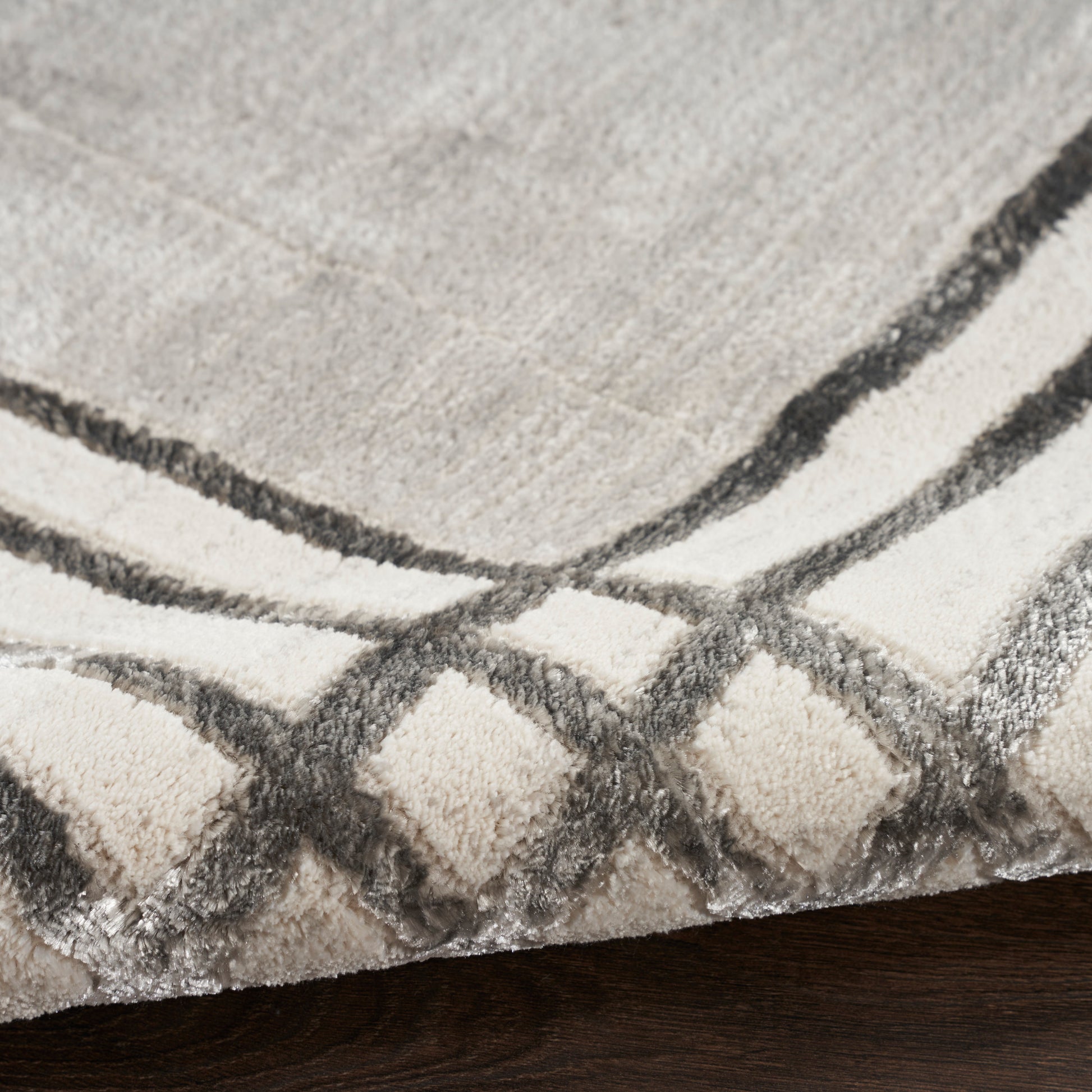 Nourison Home Desire  Grey Silver  Contemporary