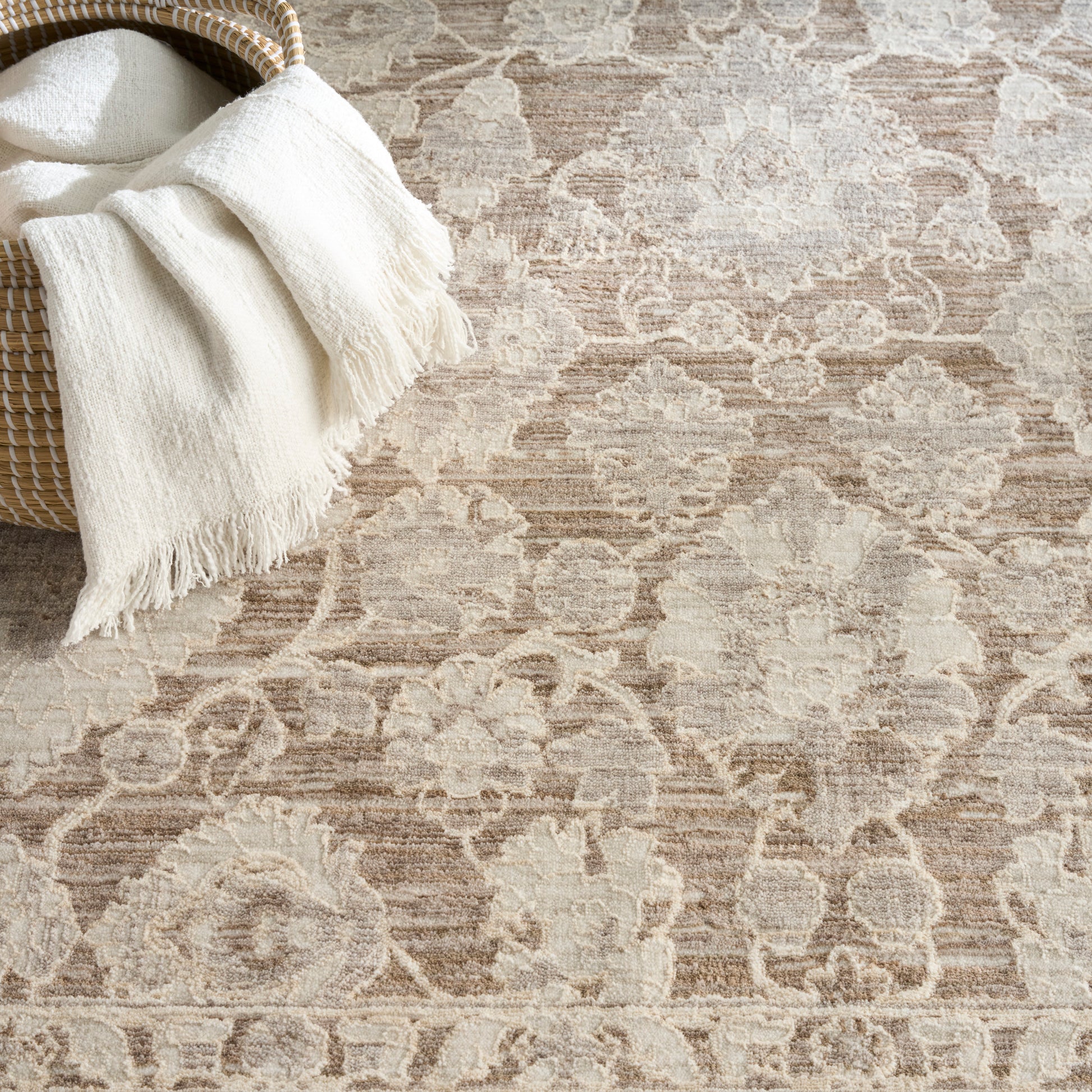 Nourison Home Shadows  Ivory Mocha  Traditional