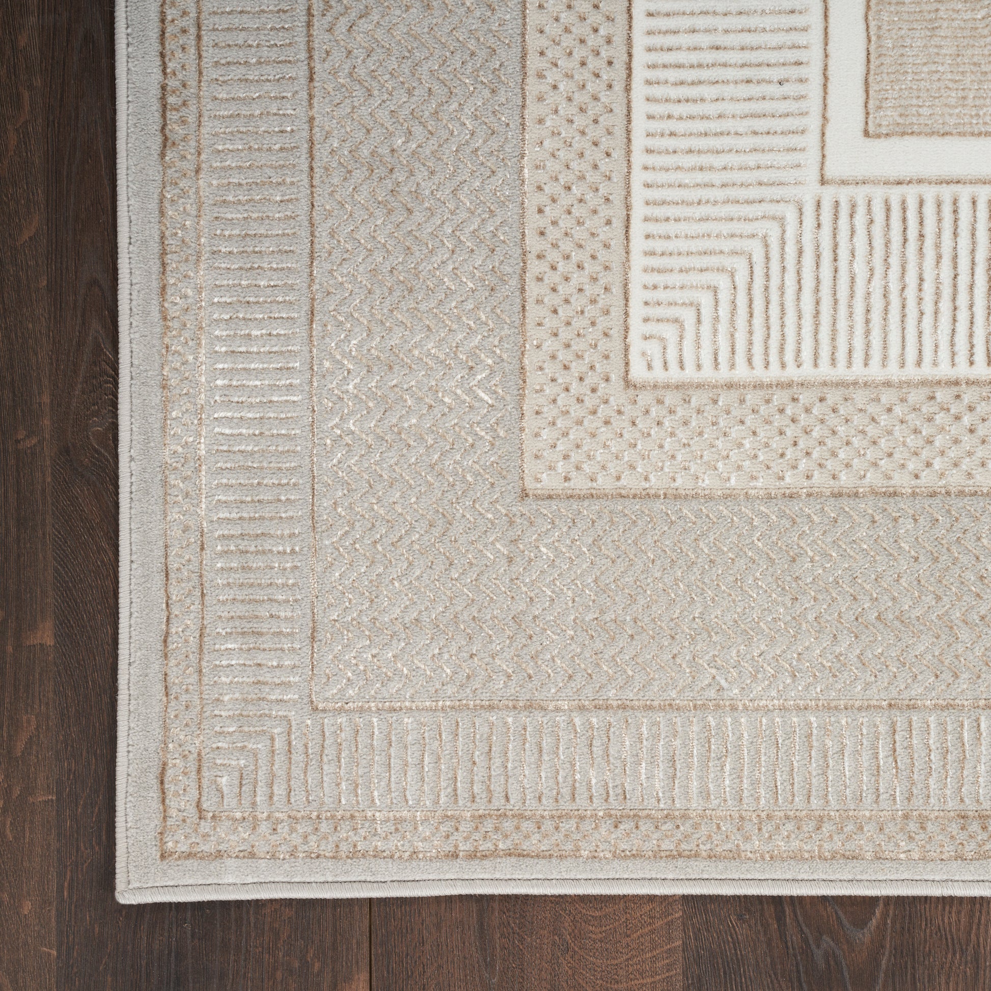 Nourison Home Glitz  Ivory  Contemporary