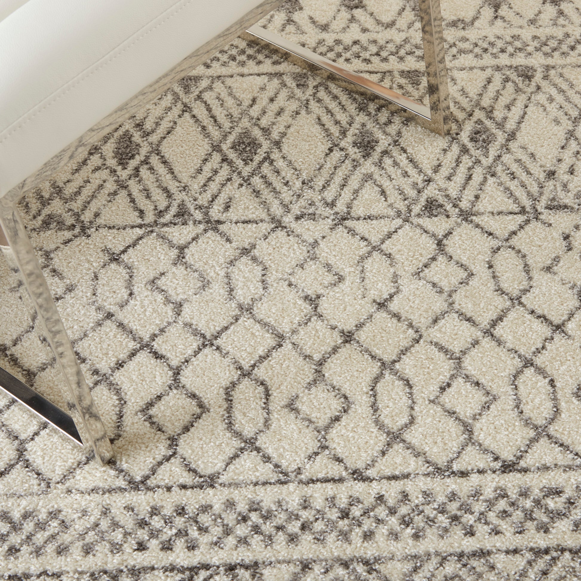 Nourison Home Passion  Ivory Grey  Transitional