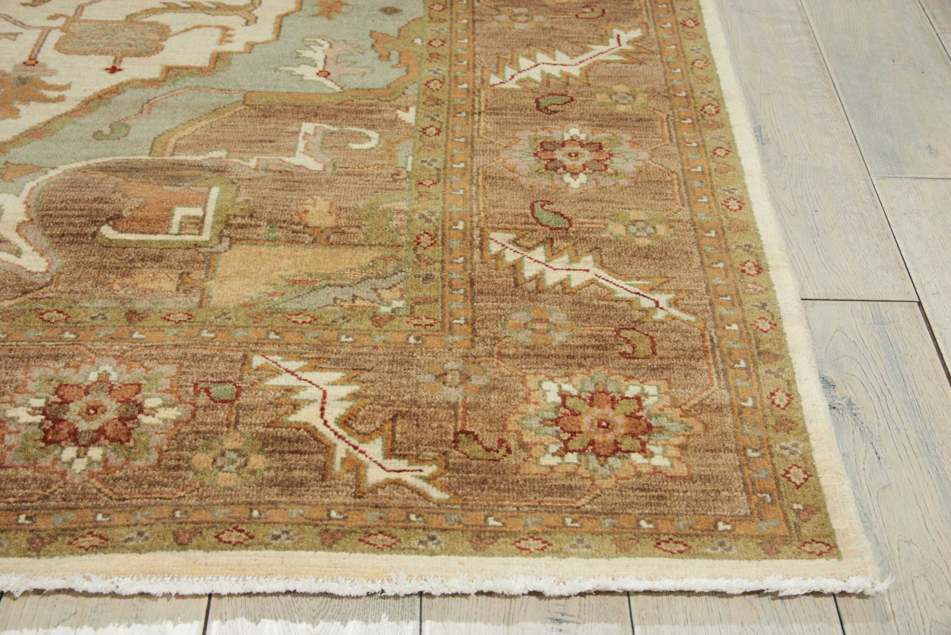 Nourison Home Legend  Beige  Traditional