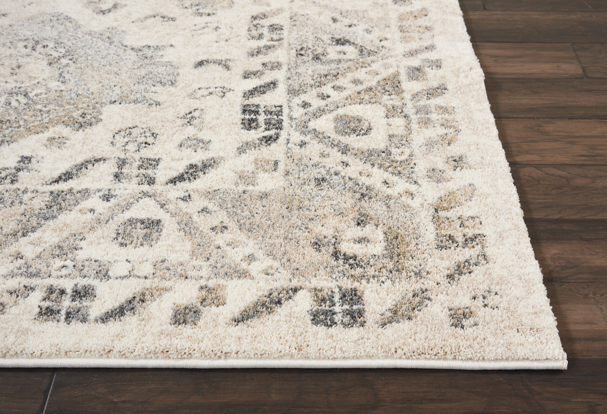 Nourison Home Fusion  Cream Grey  Traditional
