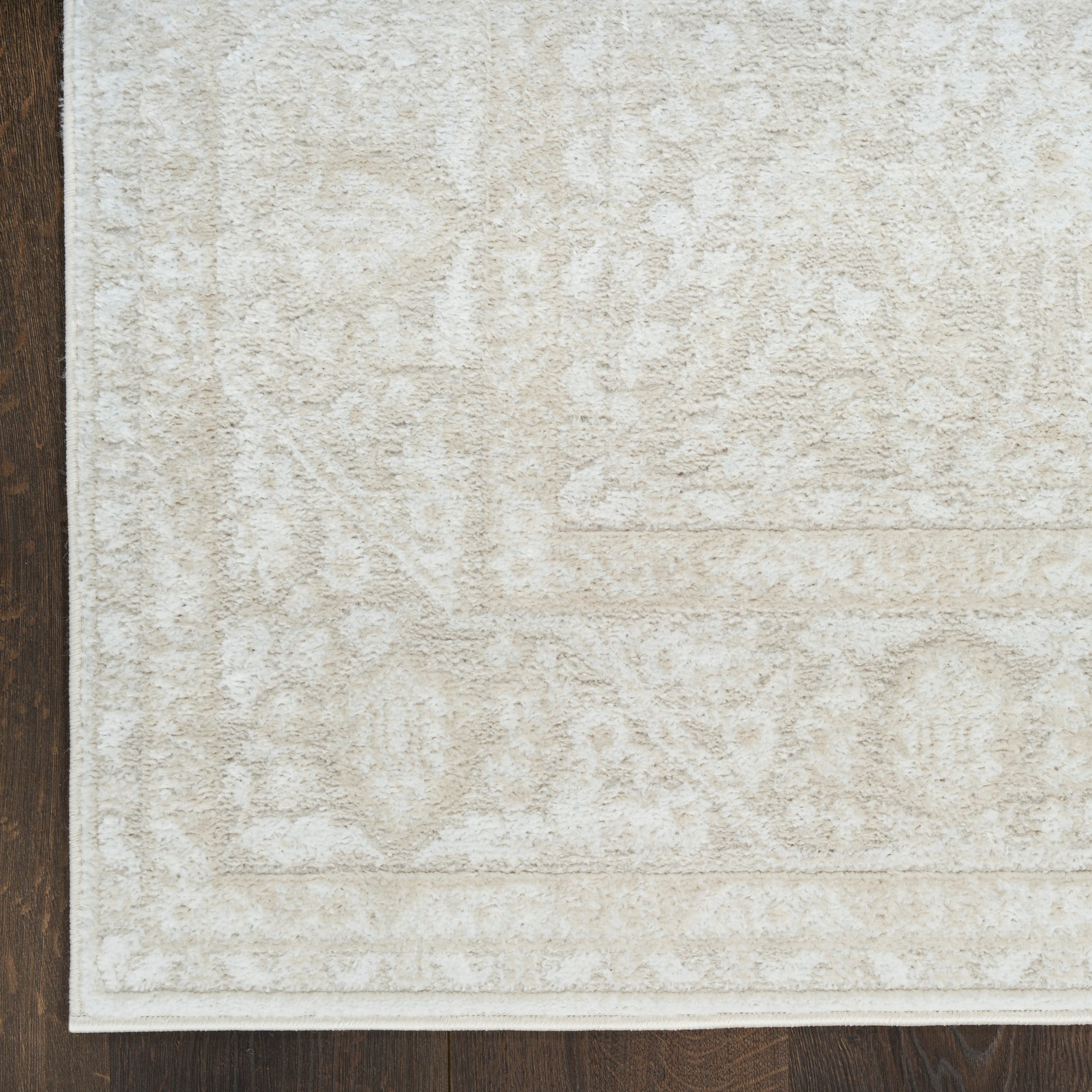 Nourison Home Dekor  Ivory Beige  Traditional
