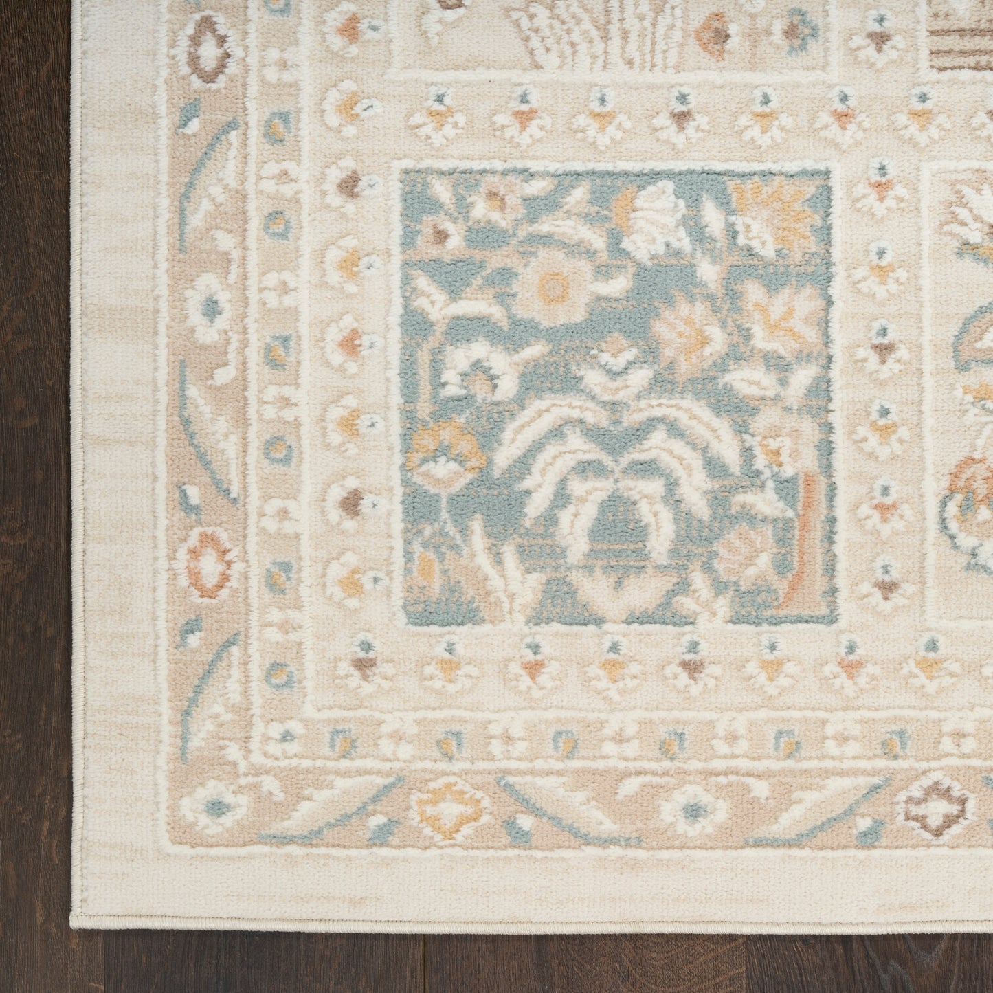 Nourison Home Isla  Multicolor  Traditional