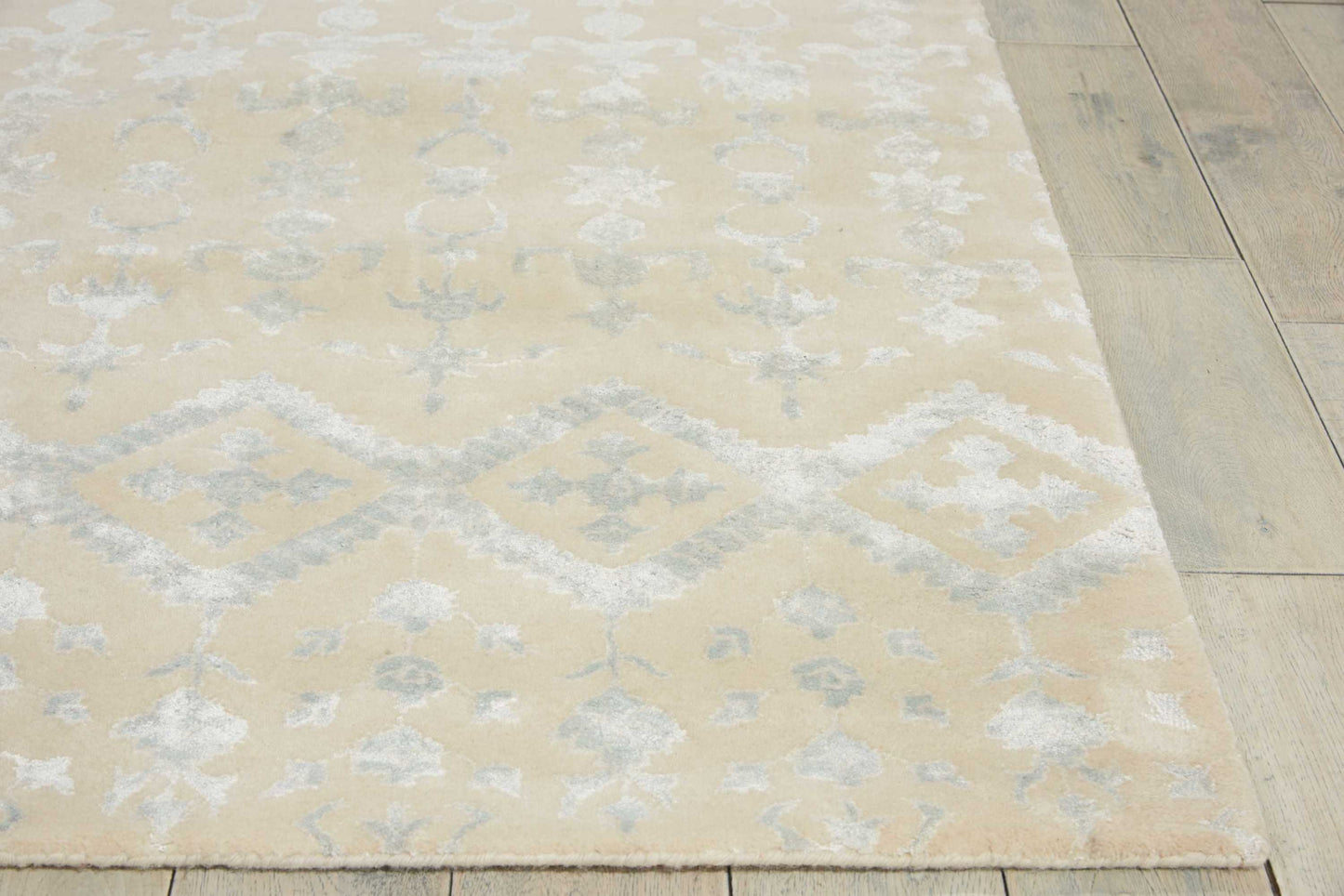 Nourison Home Symphony  Ivory  Transitional