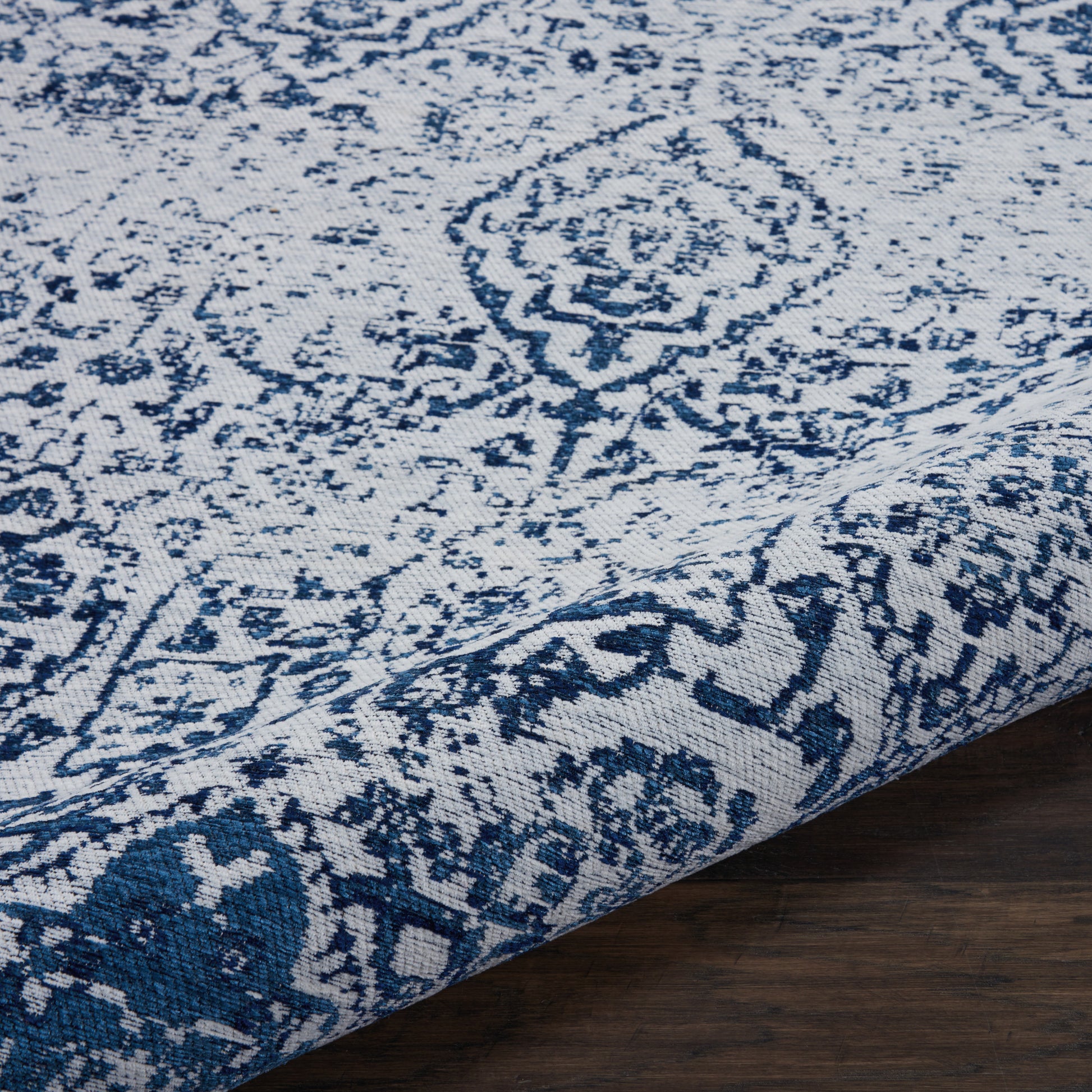 Nourison Home Damask  Ivory Navy  Transitional