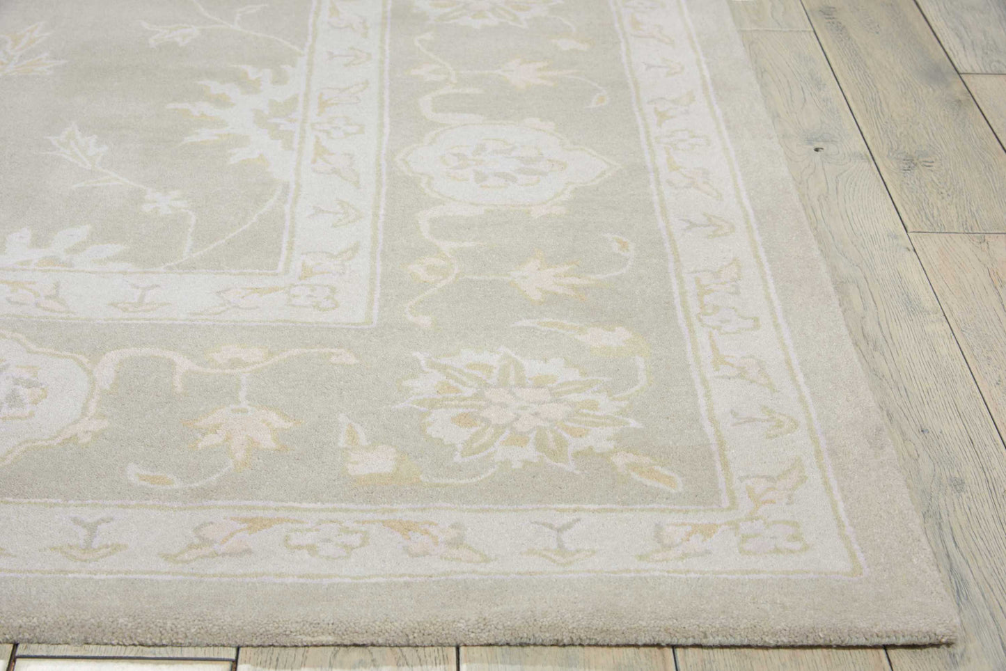 Nourison Home Zephyr  Silver  Traditional
