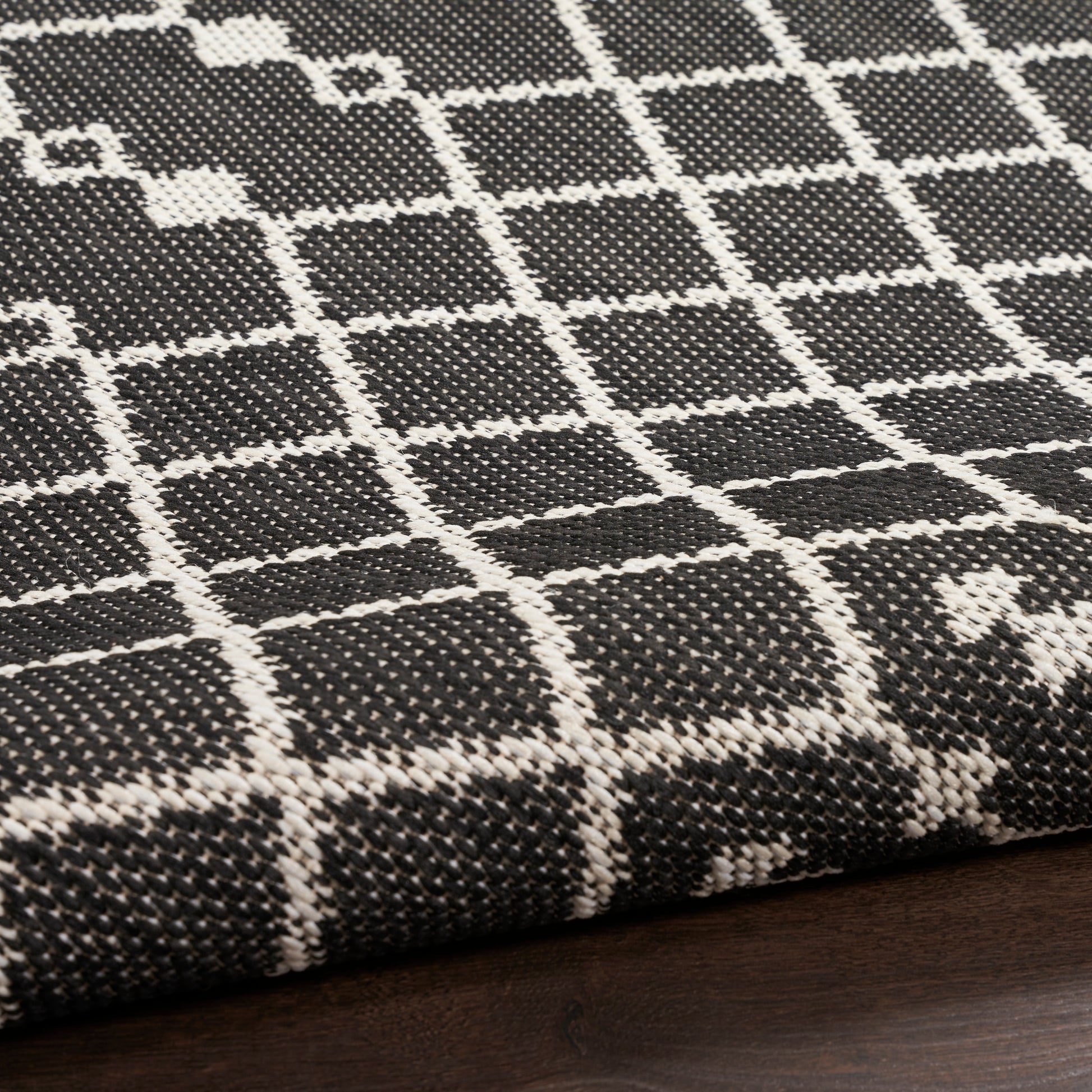 Nourison Home Positano  Black  Contemporary