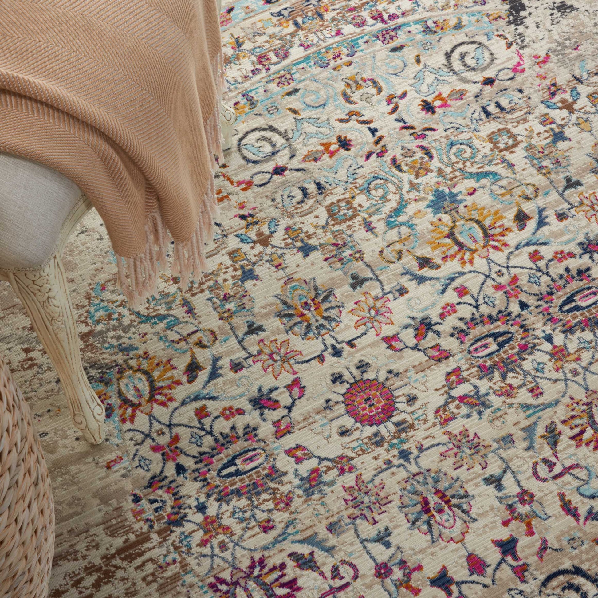 Nourison Home Vintage Kashan  Ivory  Traditional