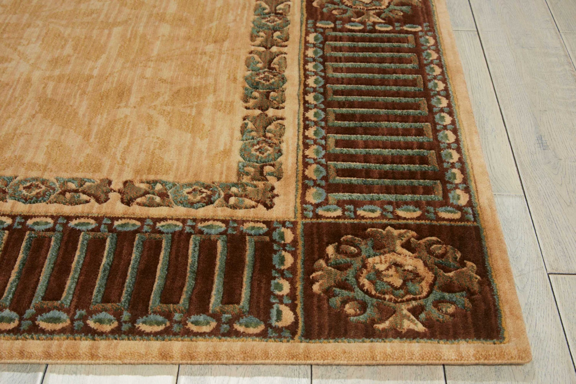 Nourison Home Vallencierre  Beige  Traditional