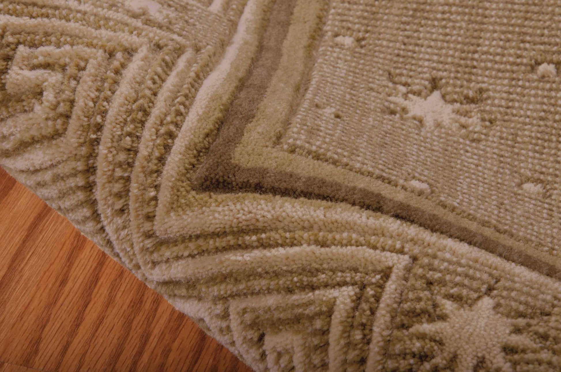 Nourison Home Cosmopolitan  Chestnut  Traditional