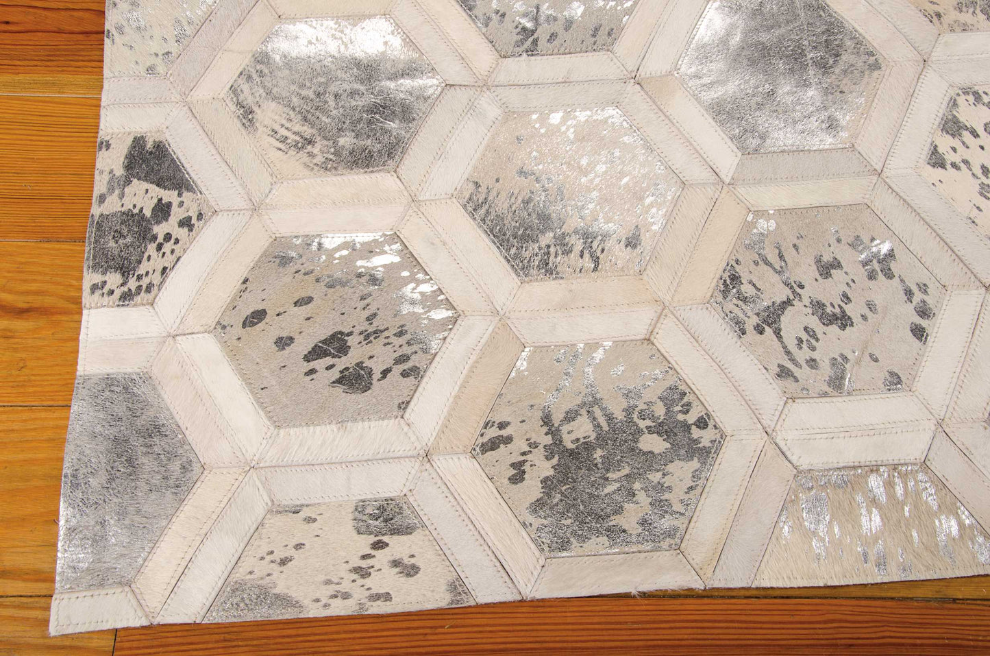 Michael Amini City Chic  Snow  Contemporary