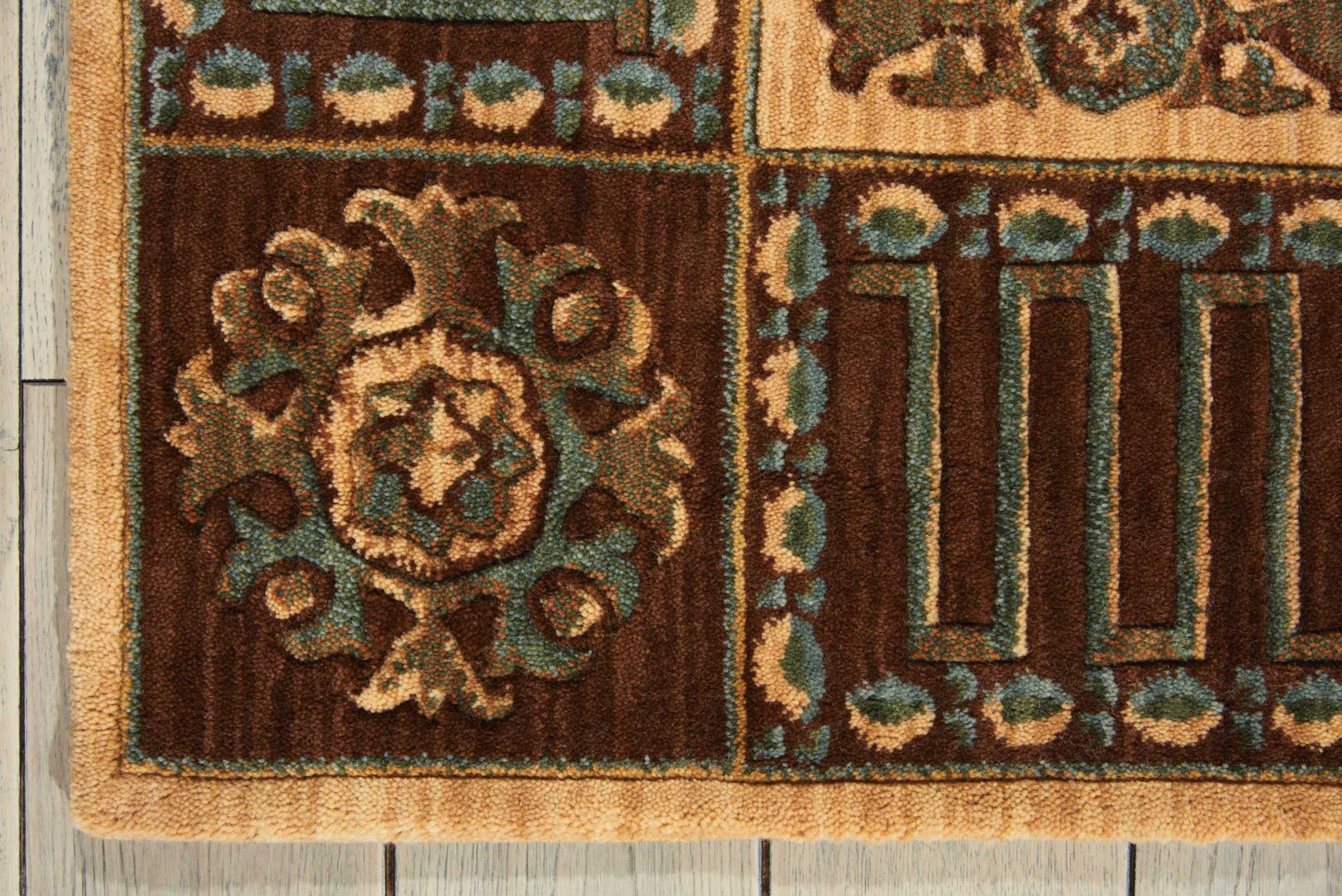 Nourison Home Vallencierre  Beige  Traditional