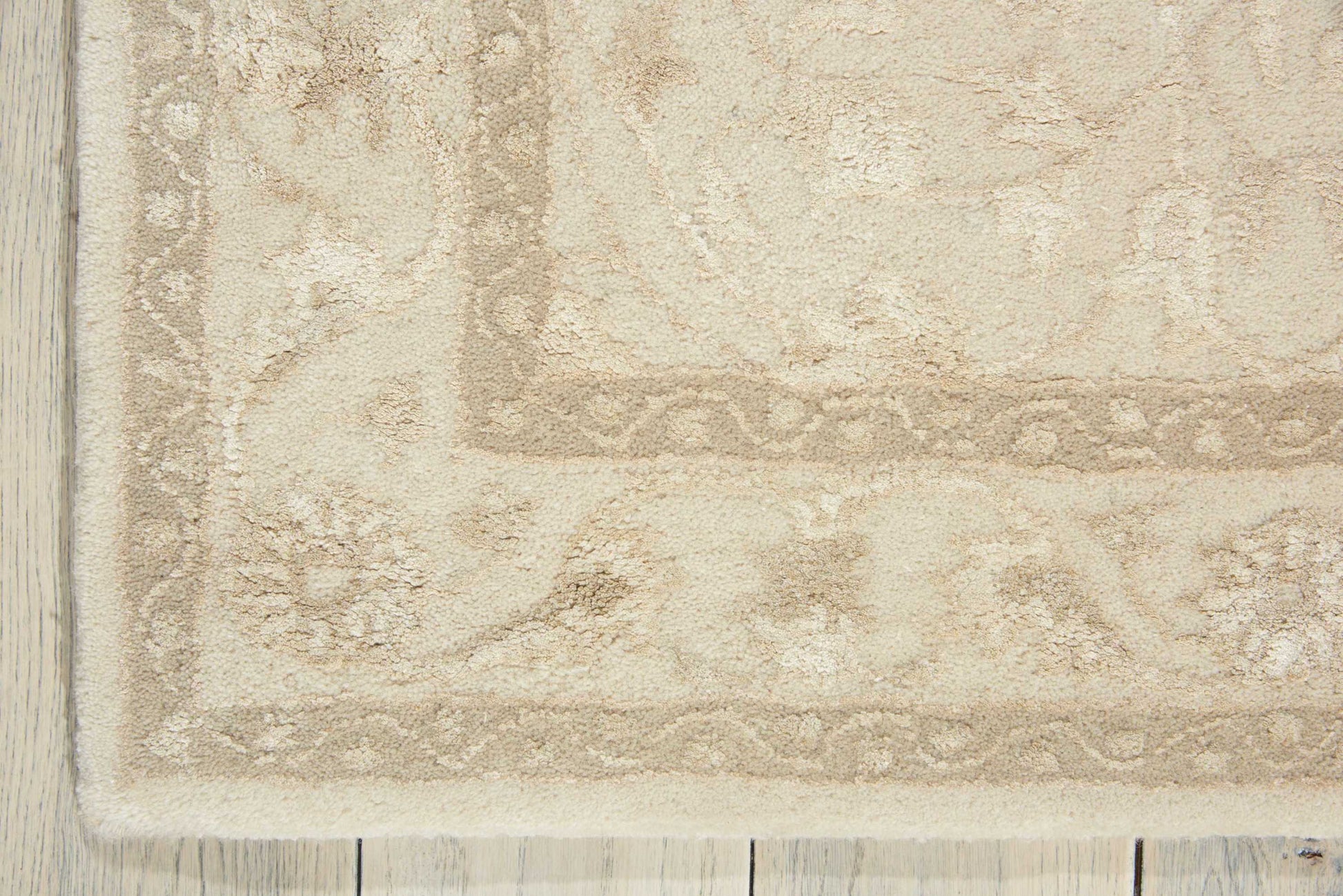 Nourison Home Symphony  Ivory  Traditional