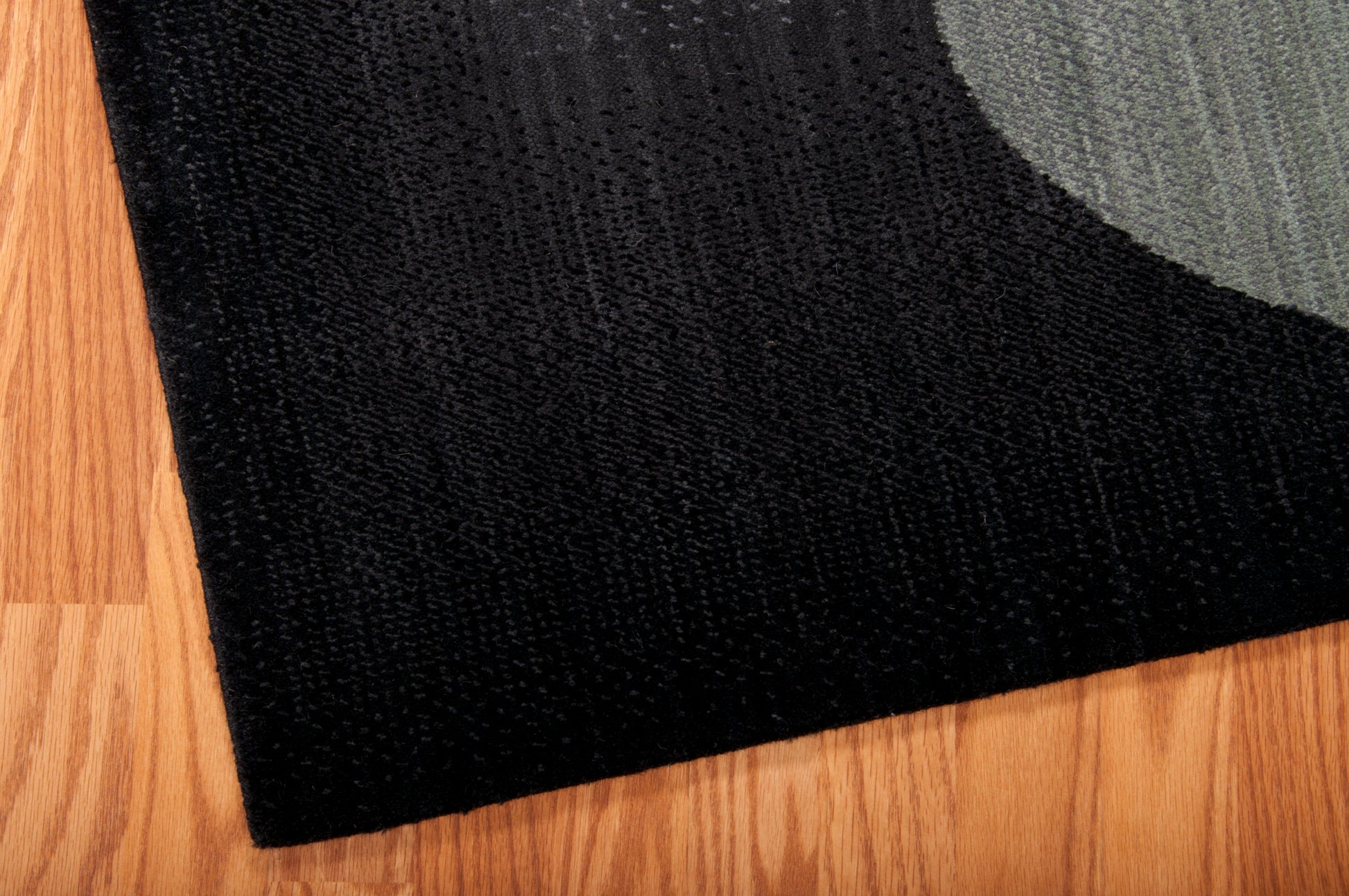 Nourison Home Radiant Arts  Onyx  Contemporary