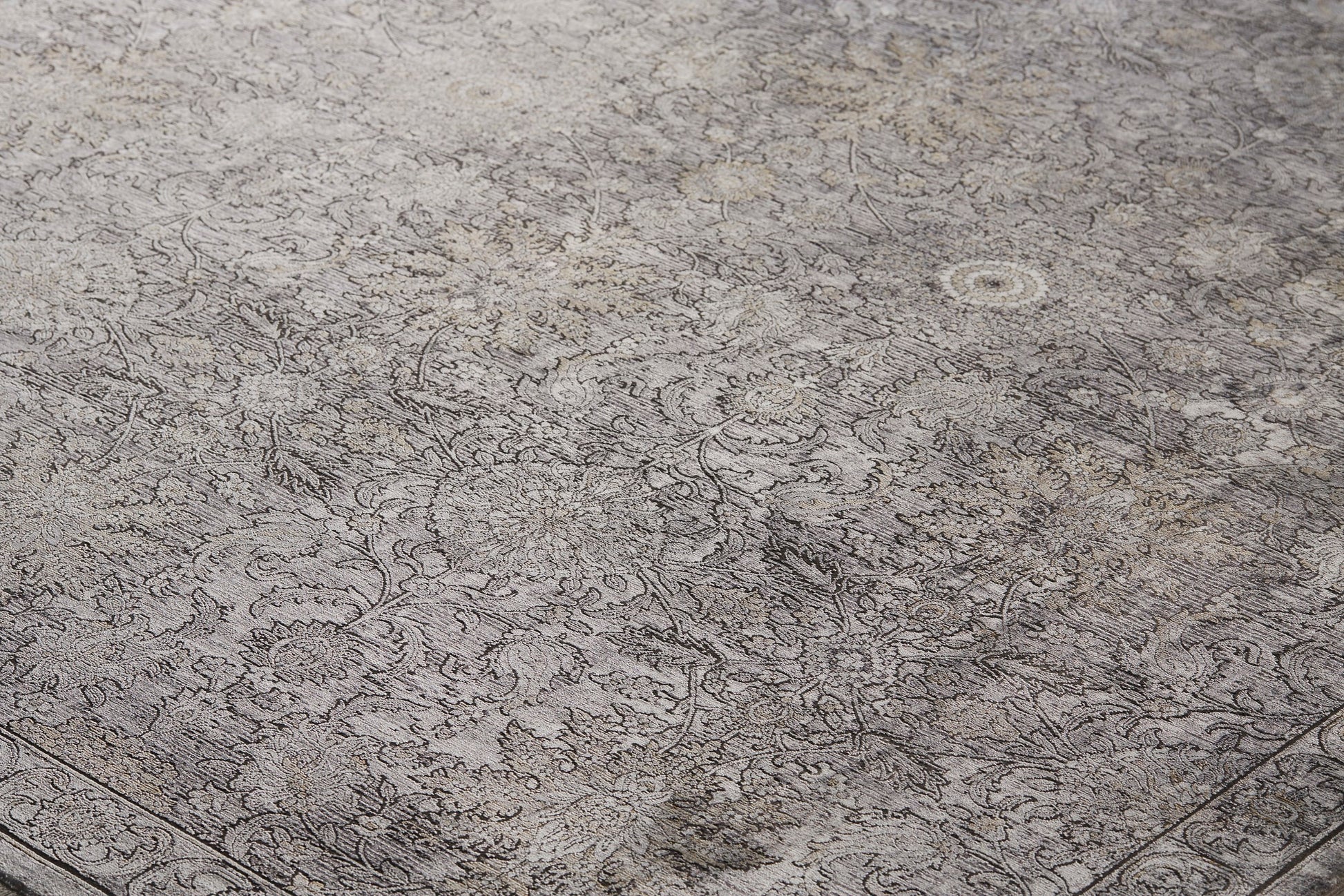 Feizy Sarrant  Sand  Transitional/Farmhouse/Casual