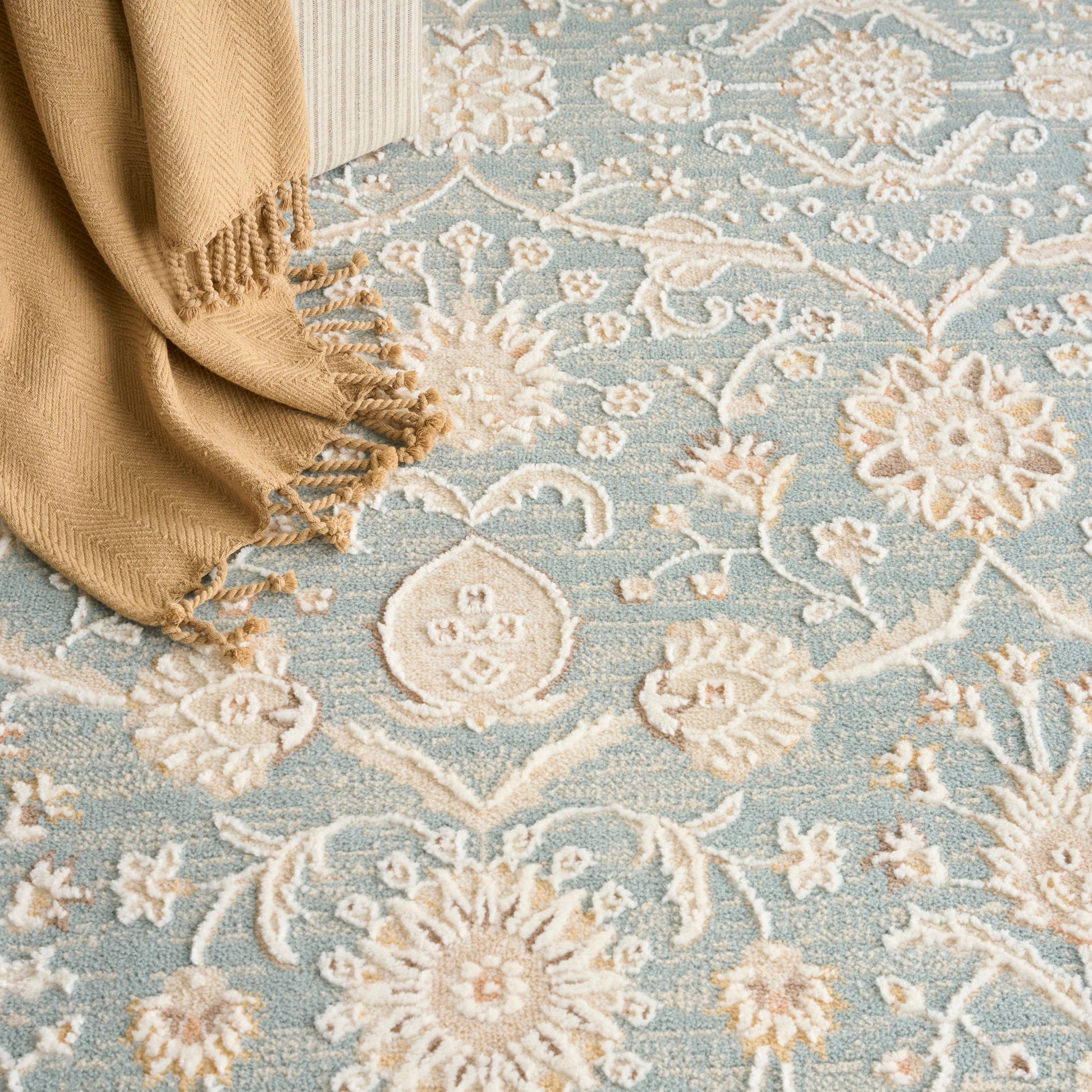 Nourison Home Isla  Blue  Traditional