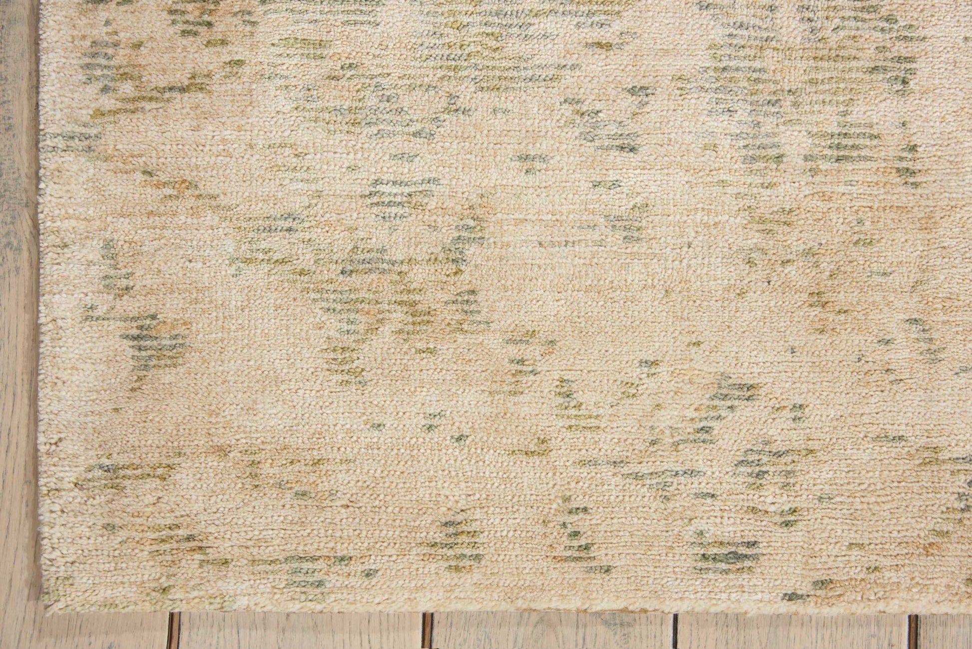 Nourison Home Lucent  Pearl  Transitional