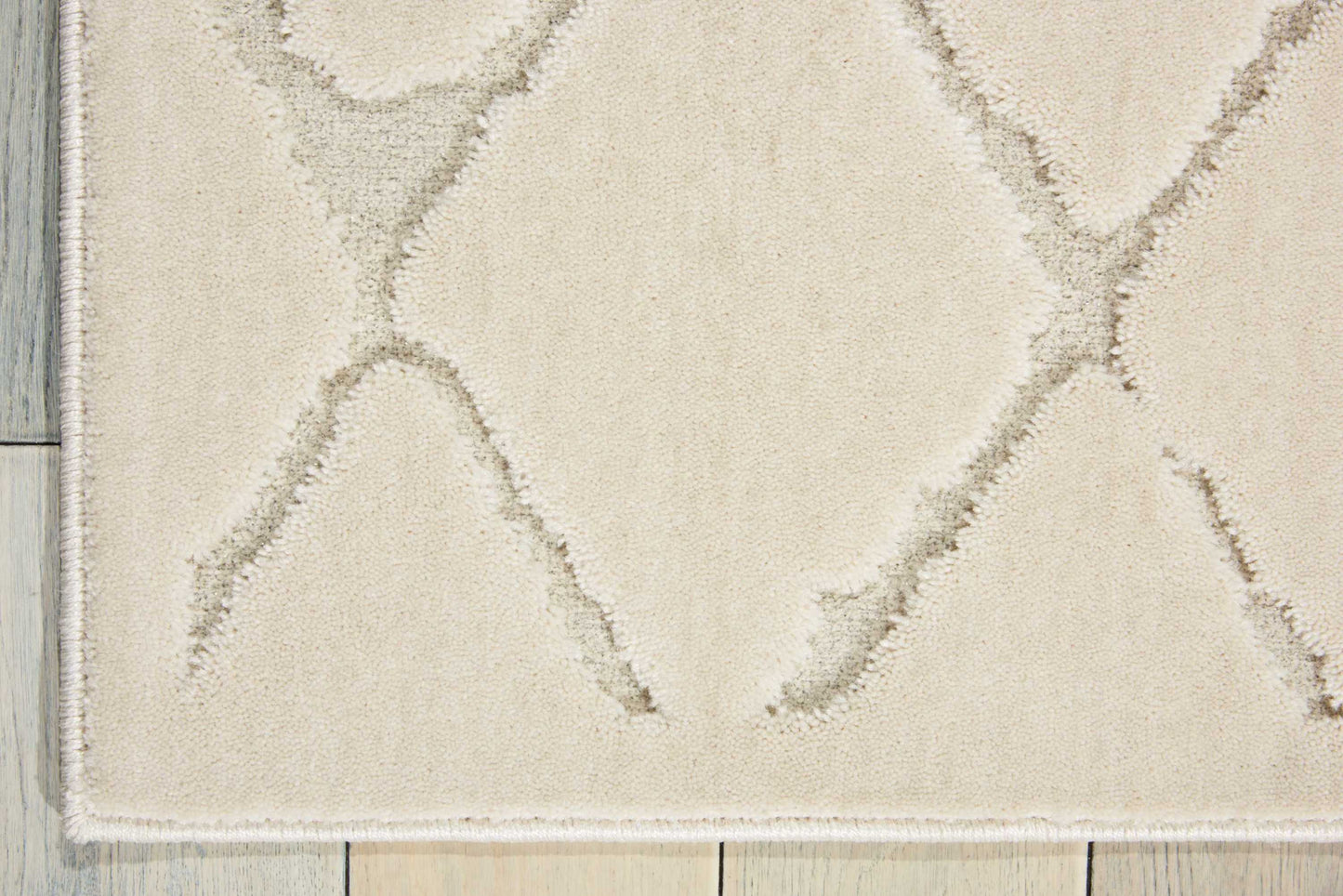 Michael Amini Gleam  Ivory  Contemporary