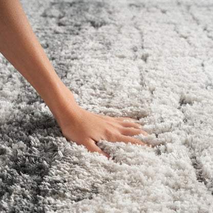 Nourison Home Dreamy Shag  Ivory Charcoal  Contemporary