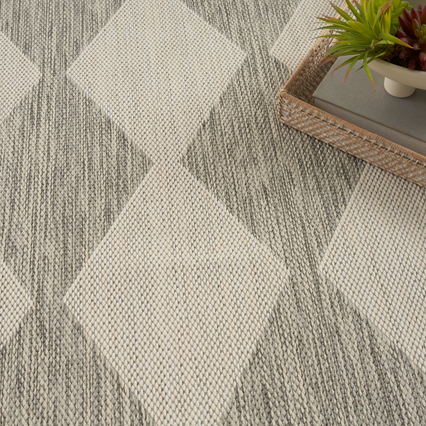 Nourison Home Positano  Light Grey  Contemporary