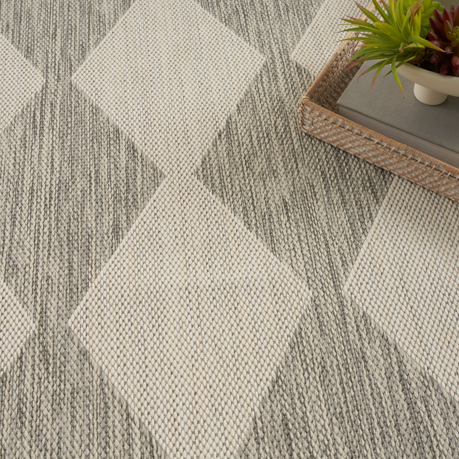 Nourison Home Positano  Light Grey  Contemporary