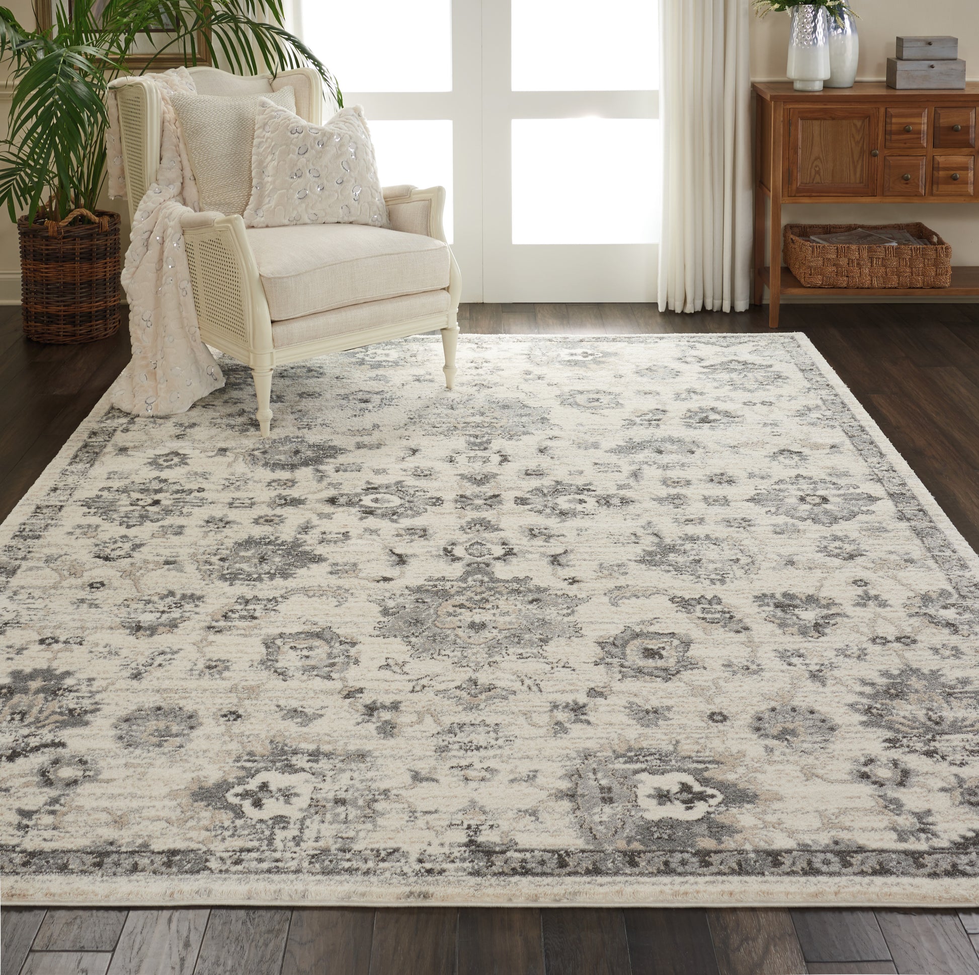Nourison Home Fusion  Cream Grey  Traditional