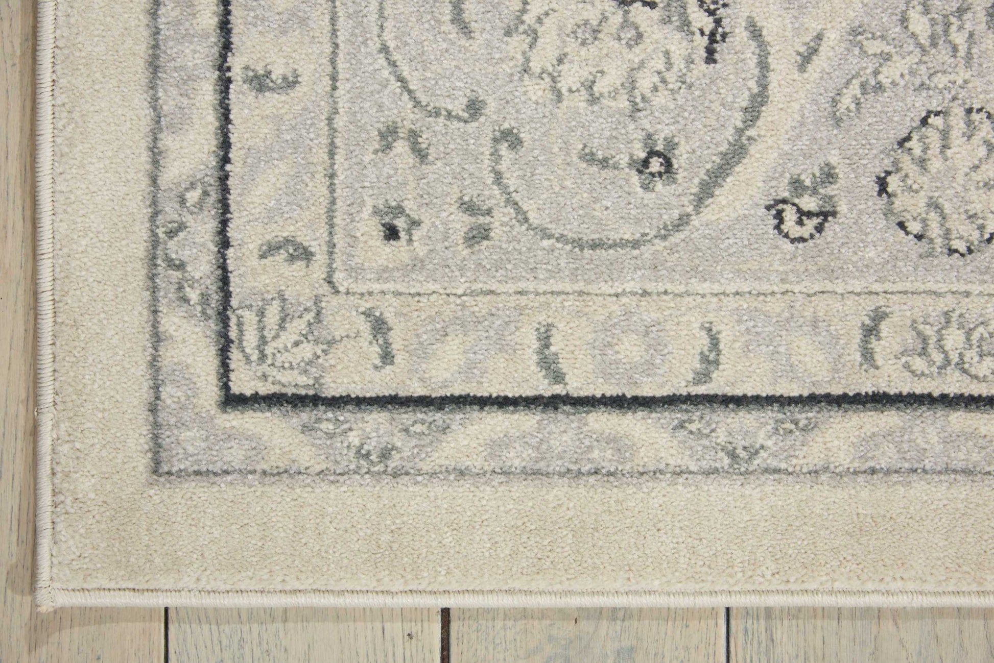 Nourison Home Maymana  Ivory  Traditional